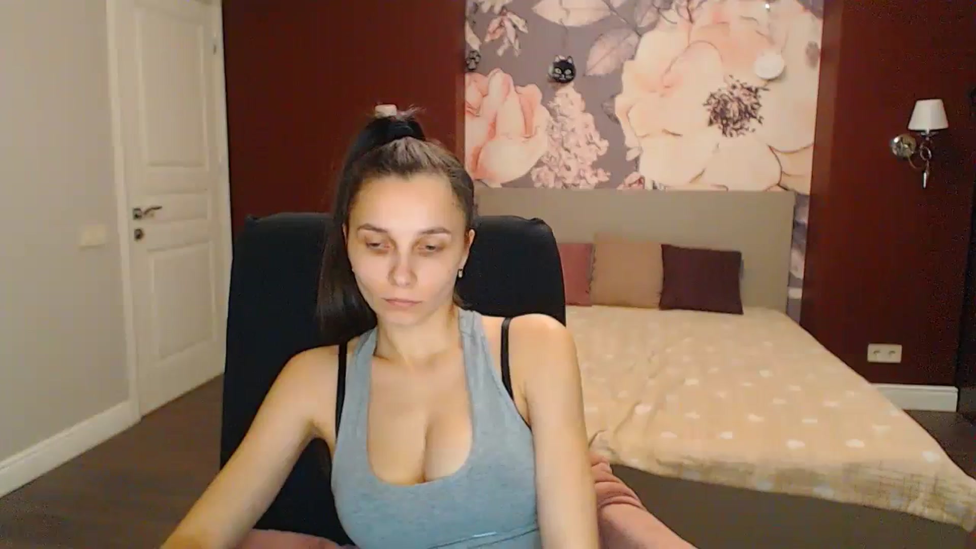 Gallery image thumbnail from Karina_Mils's myfreecams stream on, 02/25/2024, 19:49 image 12 of 20