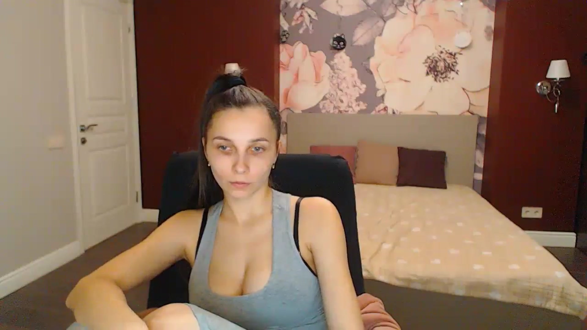 Gallery image thumbnail from Karina_Mils's myfreecams stream on, 02/25/2024, 19:49 image 6 of 20