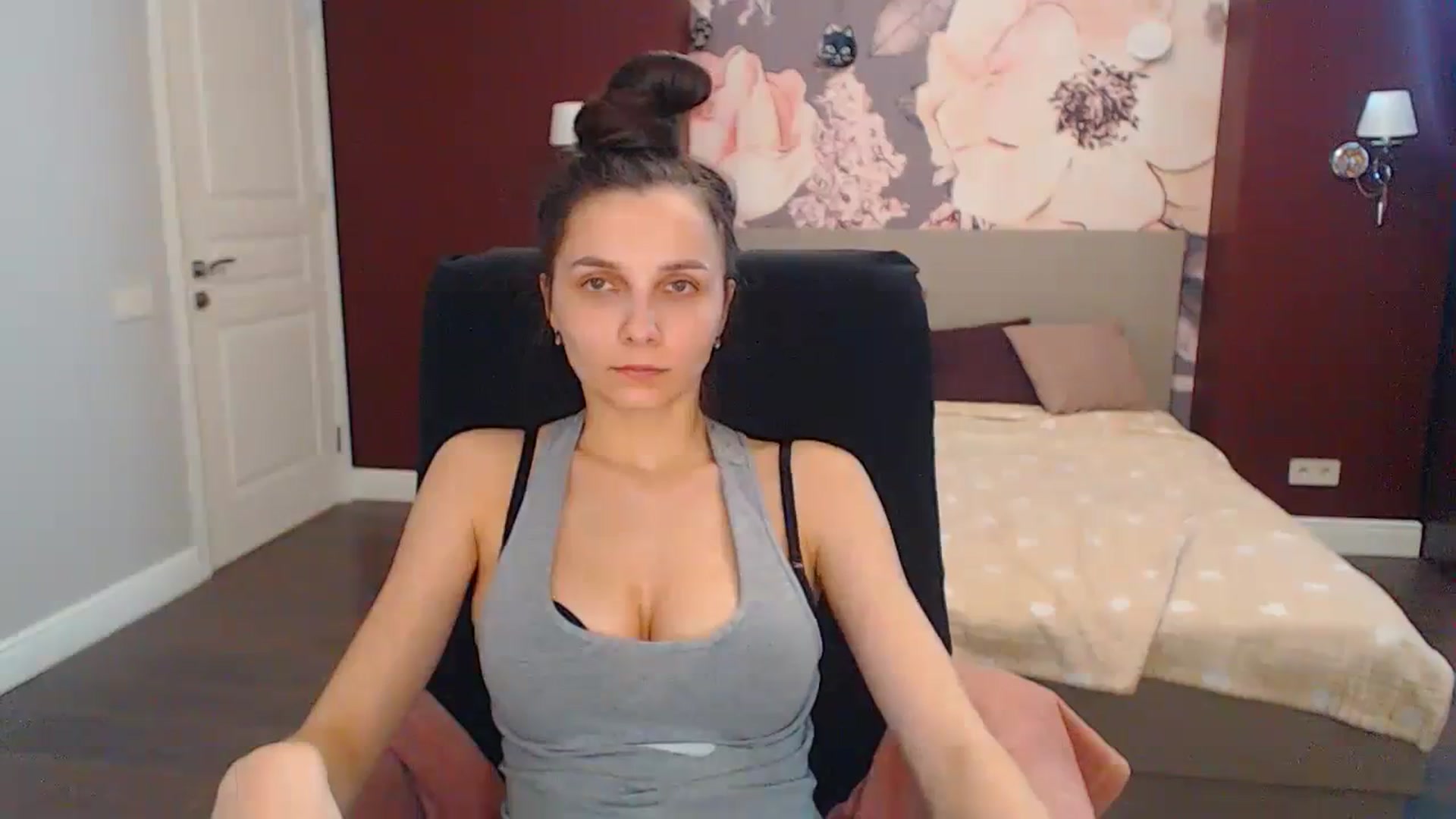 Gallery image thumbnail from Karina_Mils's myfreecams stream on, 02/26/2024, 11:01 image 15 of 20