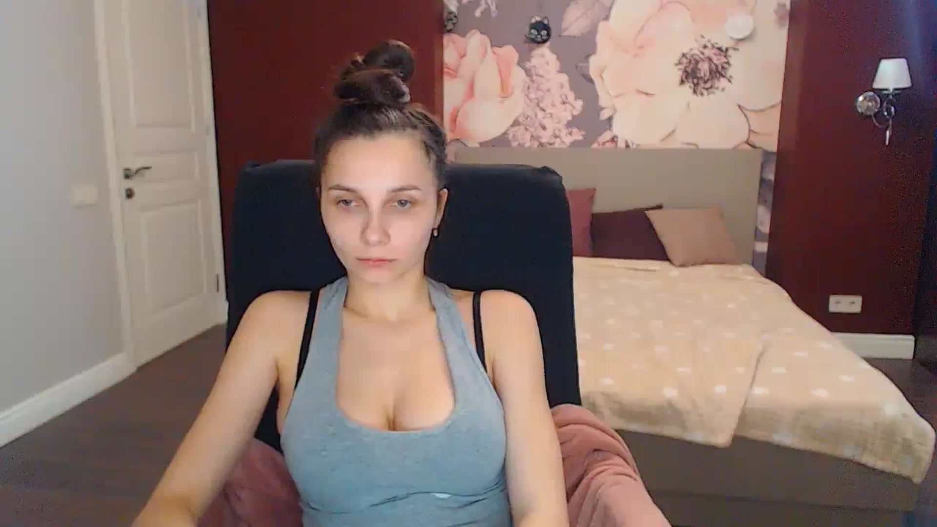 Gallery image thumbnail from Karina_Mils's myfreecams stream on, 02/26/2024, 11:01 image 8 of 20