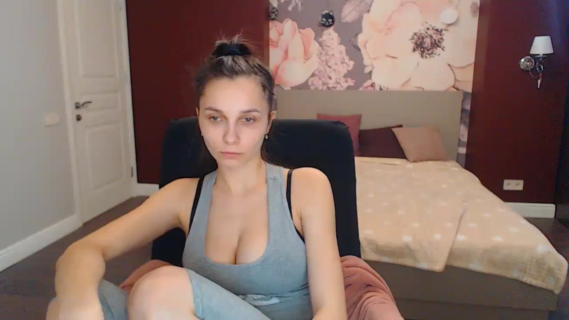 Gallery image thumbnail from Karina_Mils's myfreecams stream on, 02/26/2024, 11:01 image 3 of 20