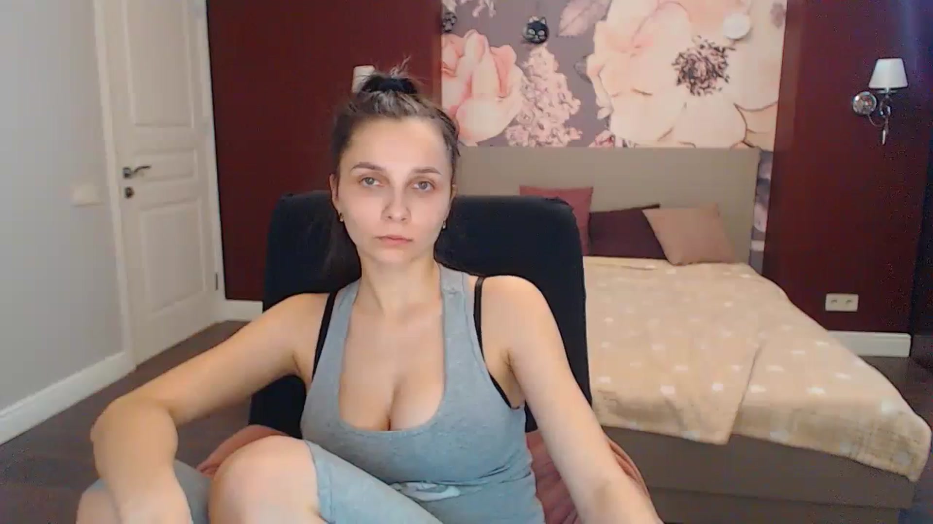 Gallery image thumbnail from Karina_Mils's myfreecams stream on, 02/26/2024, 11:01 image 5 of 20