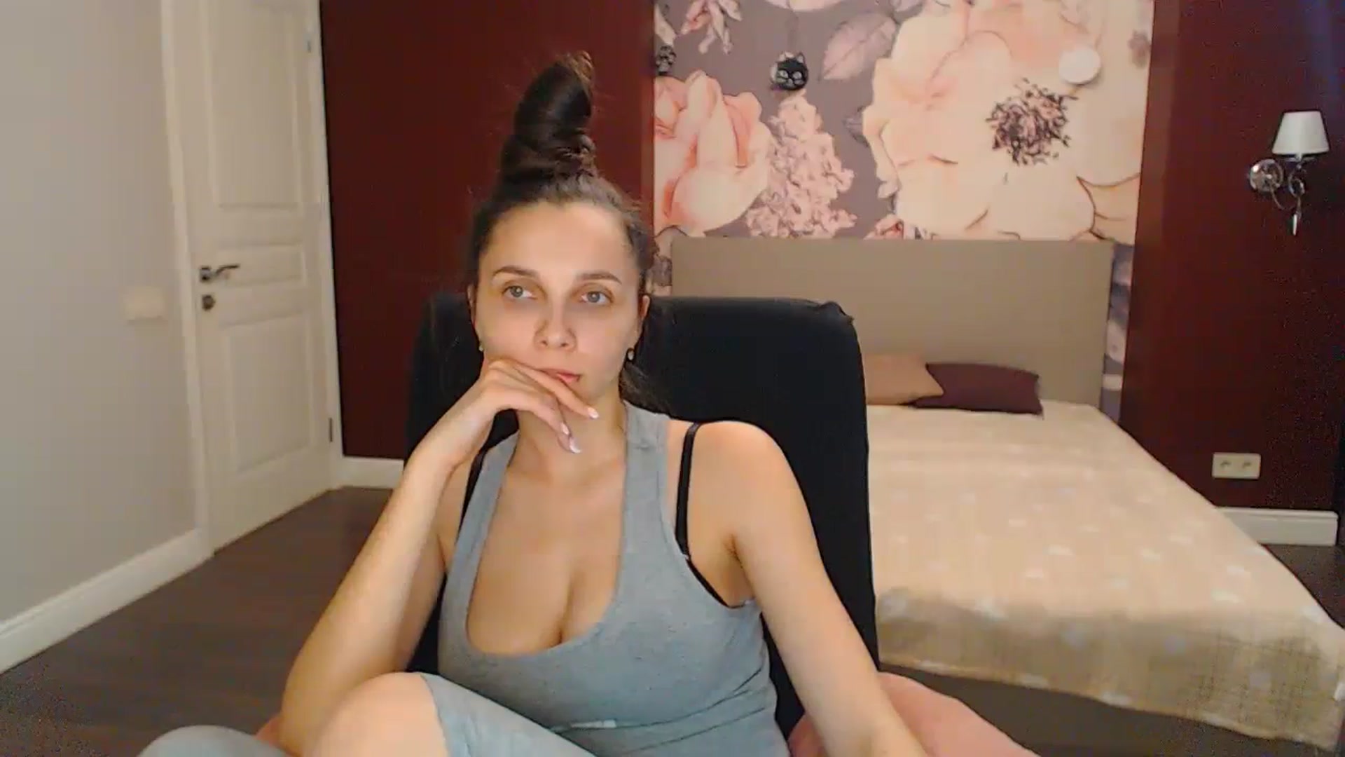 Gallery image thumbnail from Karina_Mils's myfreecams stream on, 02/29/2024, 09:49 image 16 of 20