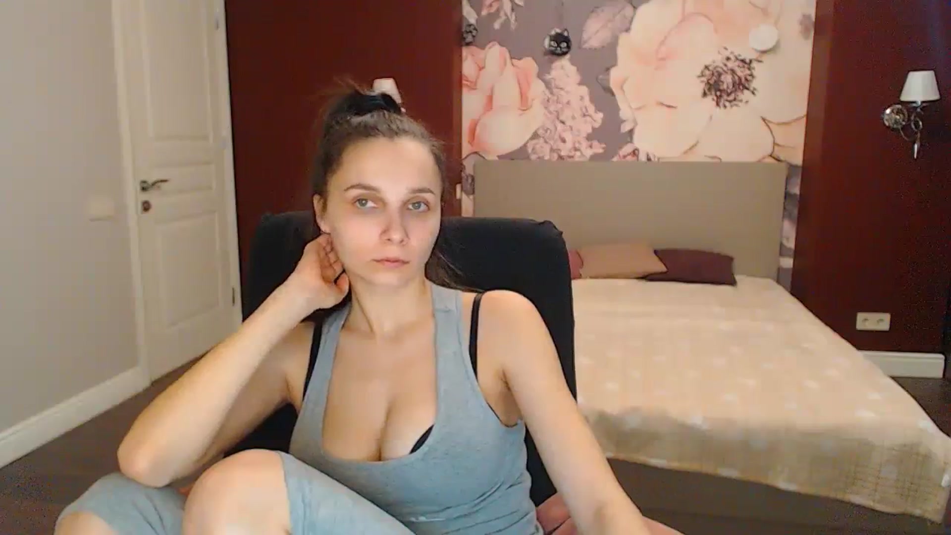 Gallery image thumbnail from Karina_Mils's myfreecams stream on, 02/29/2024, 09:49 image 6 of 20