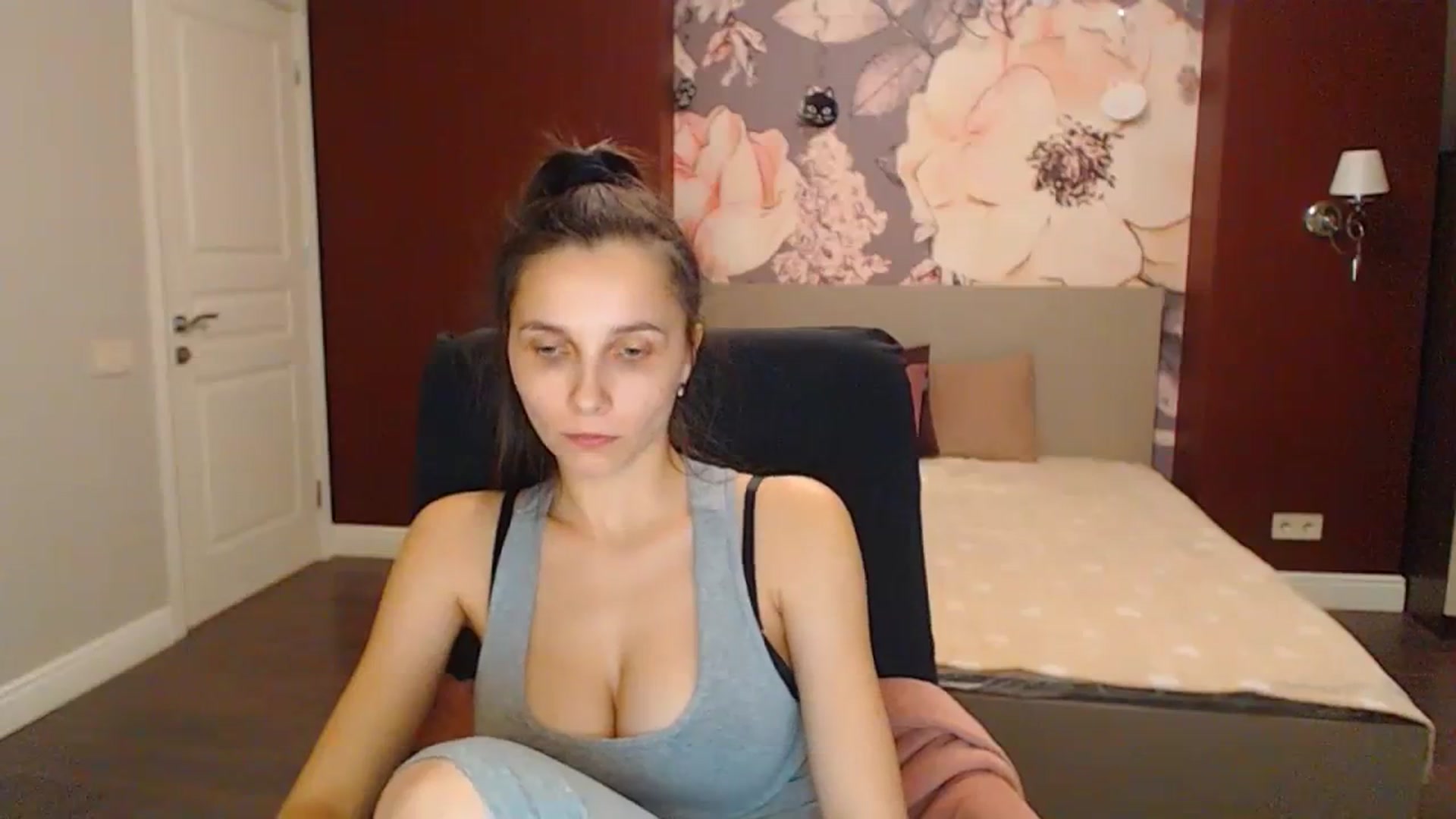 Gallery image thumbnail from Karina_Mils's myfreecams stream on, 02/29/2024, 18:06 image 3 of 20