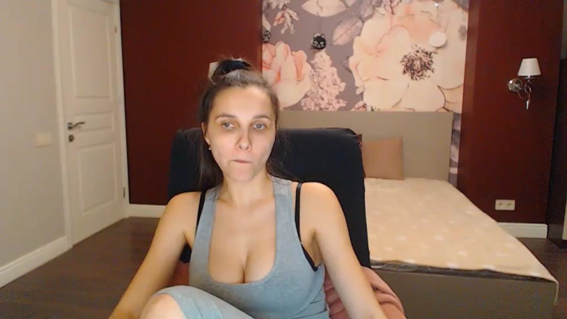 Gallery image thumbnail from Karina_Mils's myfreecams stream on, 02/29/2024, 18:06 image 2 of 20