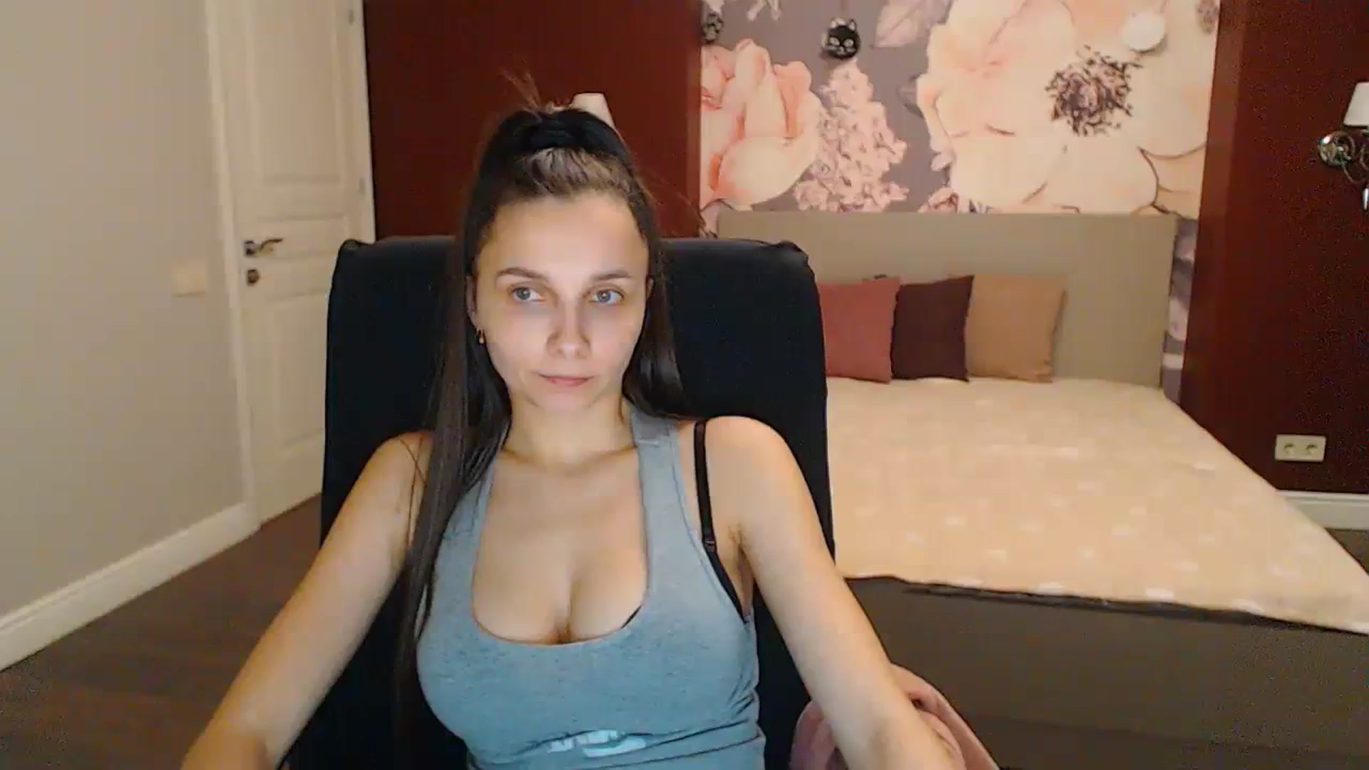 Gallery image thumbnail from Karina_Mils's myfreecams stream on, 03/02/2024, 17:32 image 20 of 20
