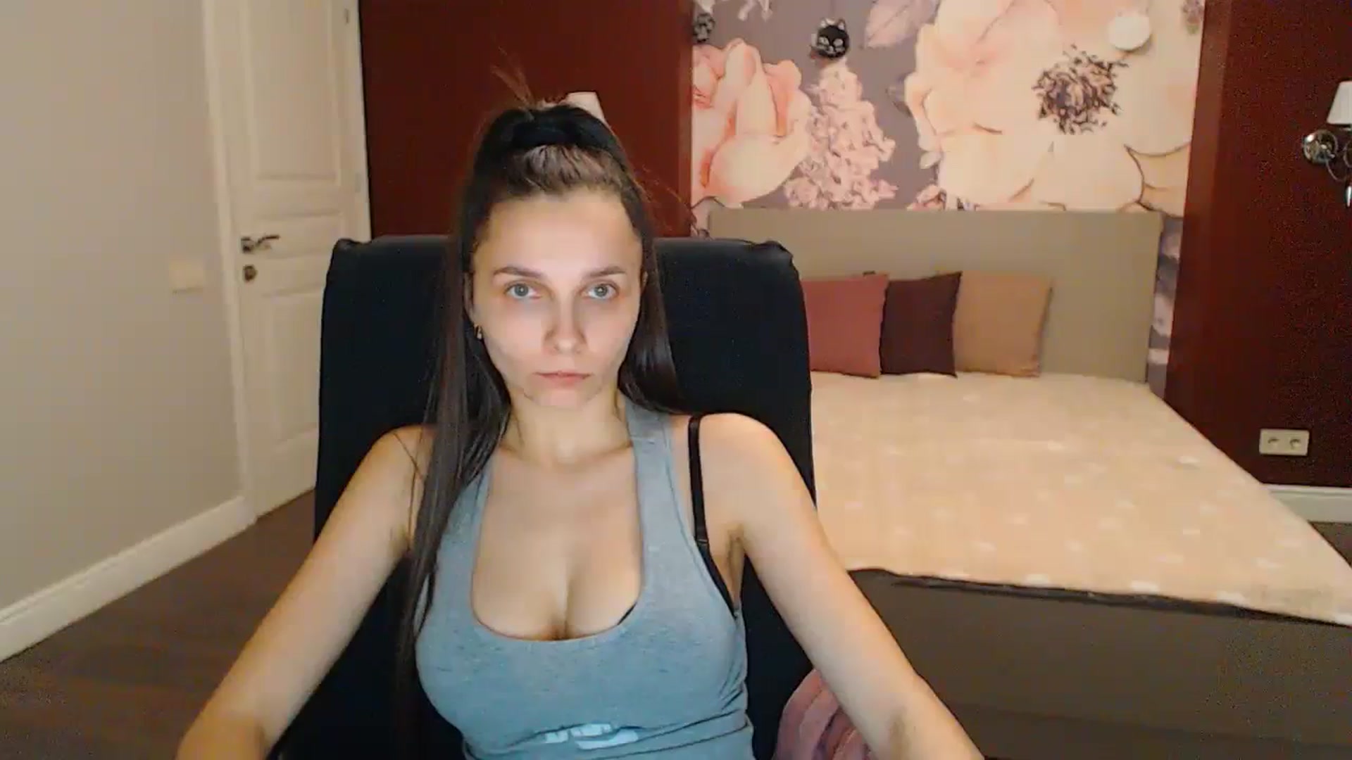 Gallery image thumbnail from Karina_Mils's myfreecams stream on, 03/02/2024, 17:32 image 19 of 20