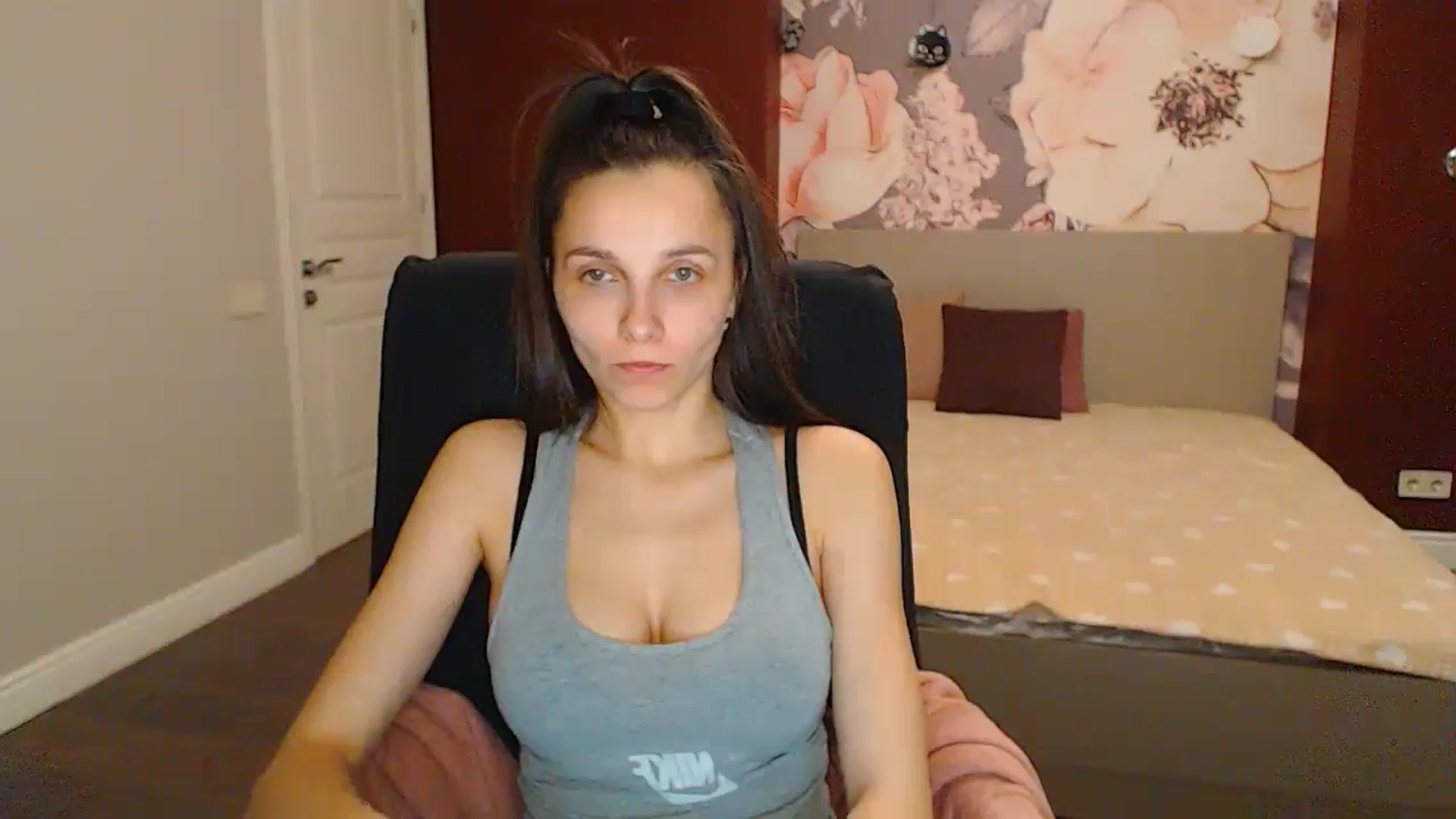 Gallery image thumbnail from Karina_Mils's myfreecams stream on, 03/03/2024, 16:01 image 19 of 20