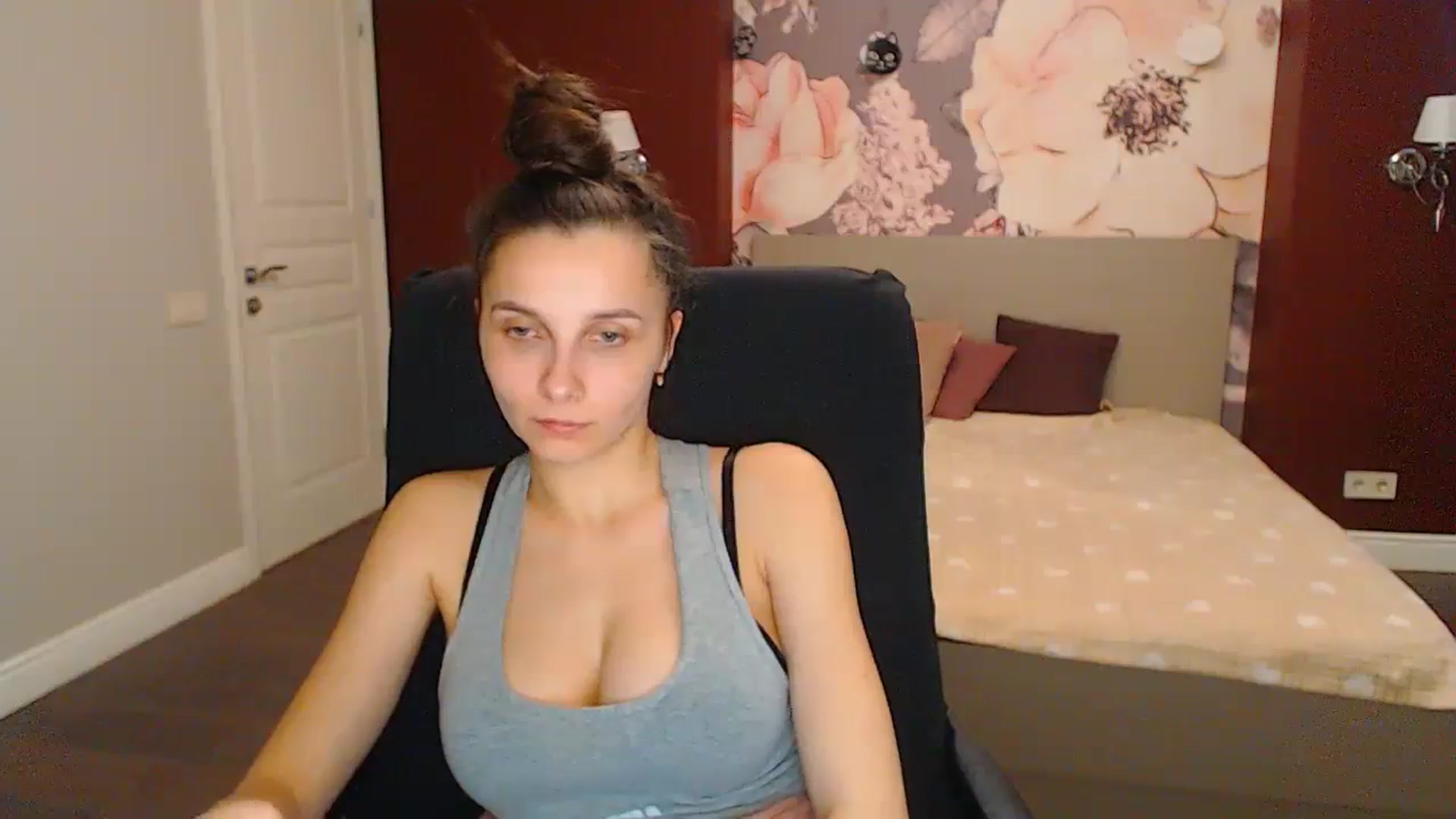 Gallery image thumbnail from Karina_Mils's myfreecams stream on, 03/11/2024, 10:51 image 5 of 20