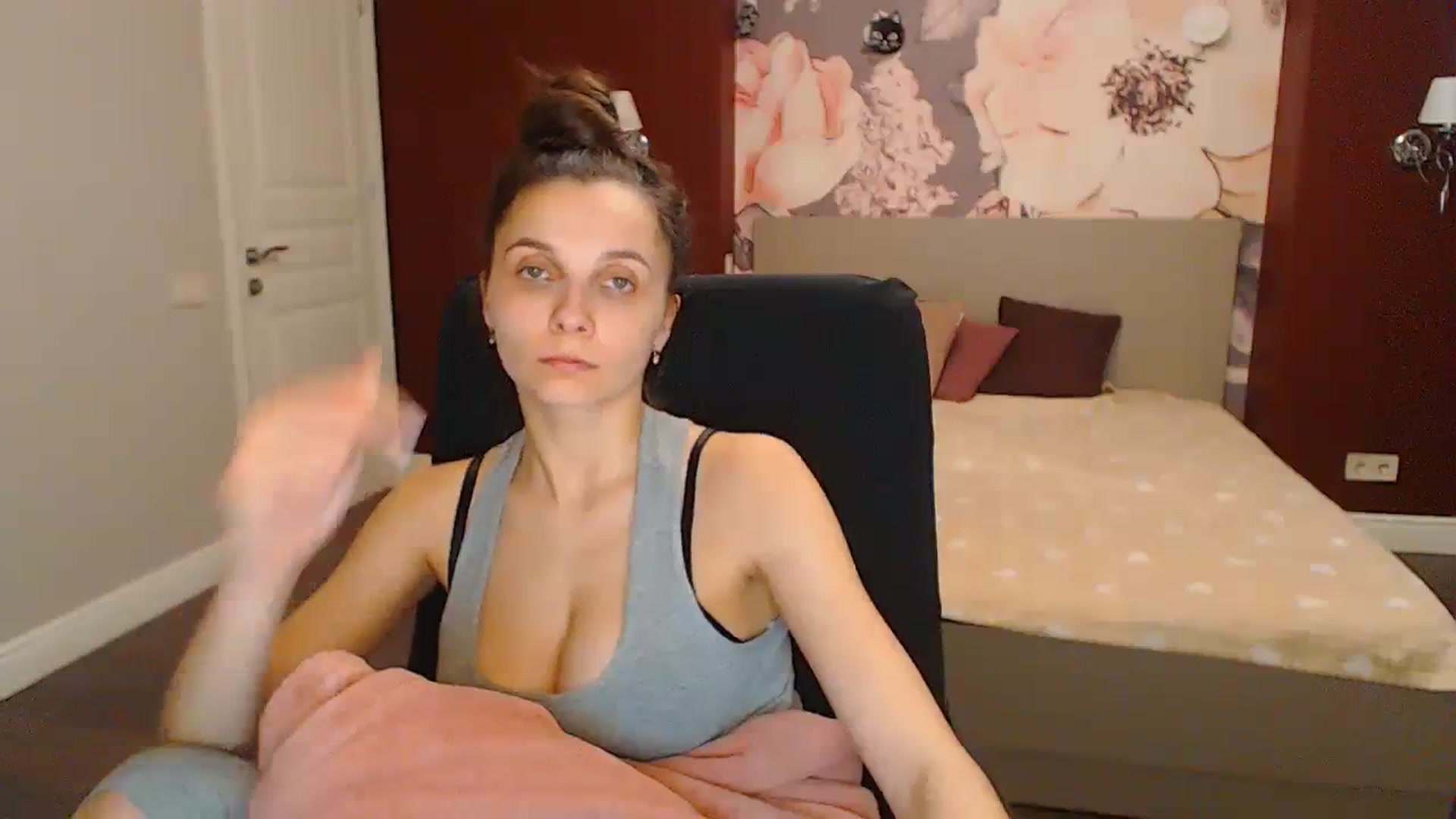 Gallery image thumbnail from Karina_Mils's myfreecams stream on, 03/11/2024, 10:51 image 17 of 20