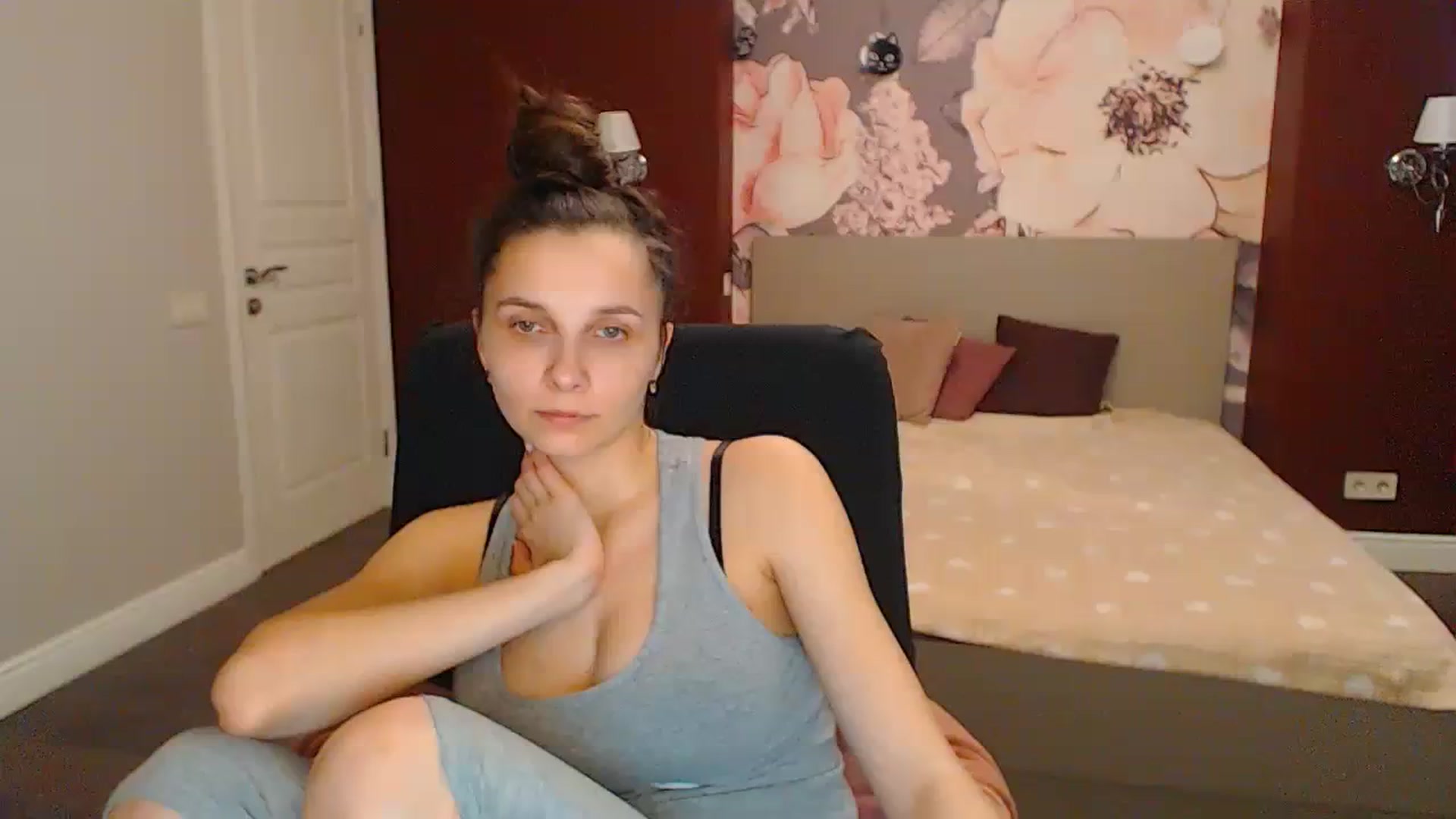 Gallery image thumbnail from Karina_Mils's myfreecams stream on, 03/11/2024, 10:51 image 1 of 20