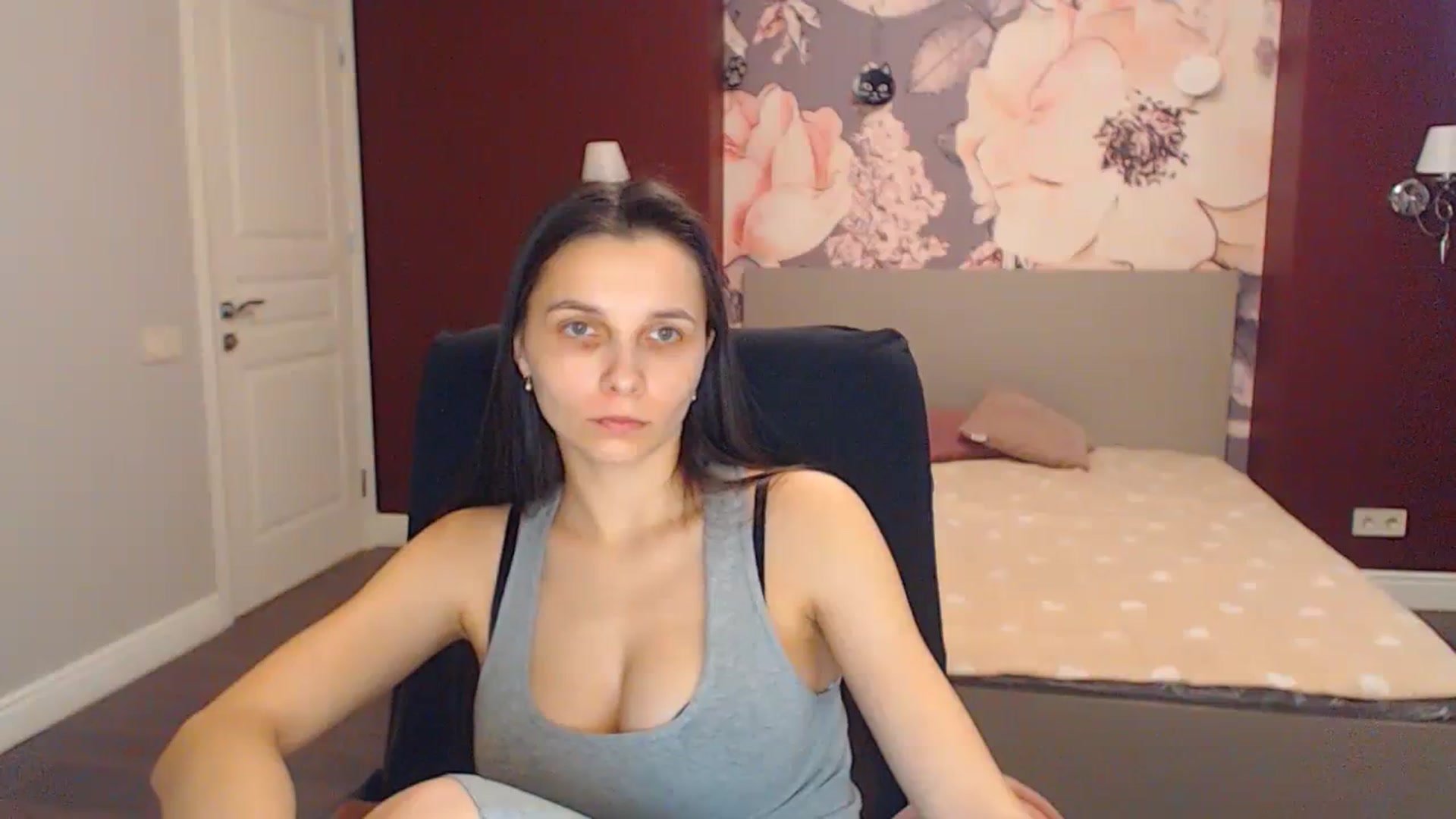 Gallery image thumbnail from Karina_Mils's myfreecams stream on, 03/14/2024, 11:38 image 16 of 20