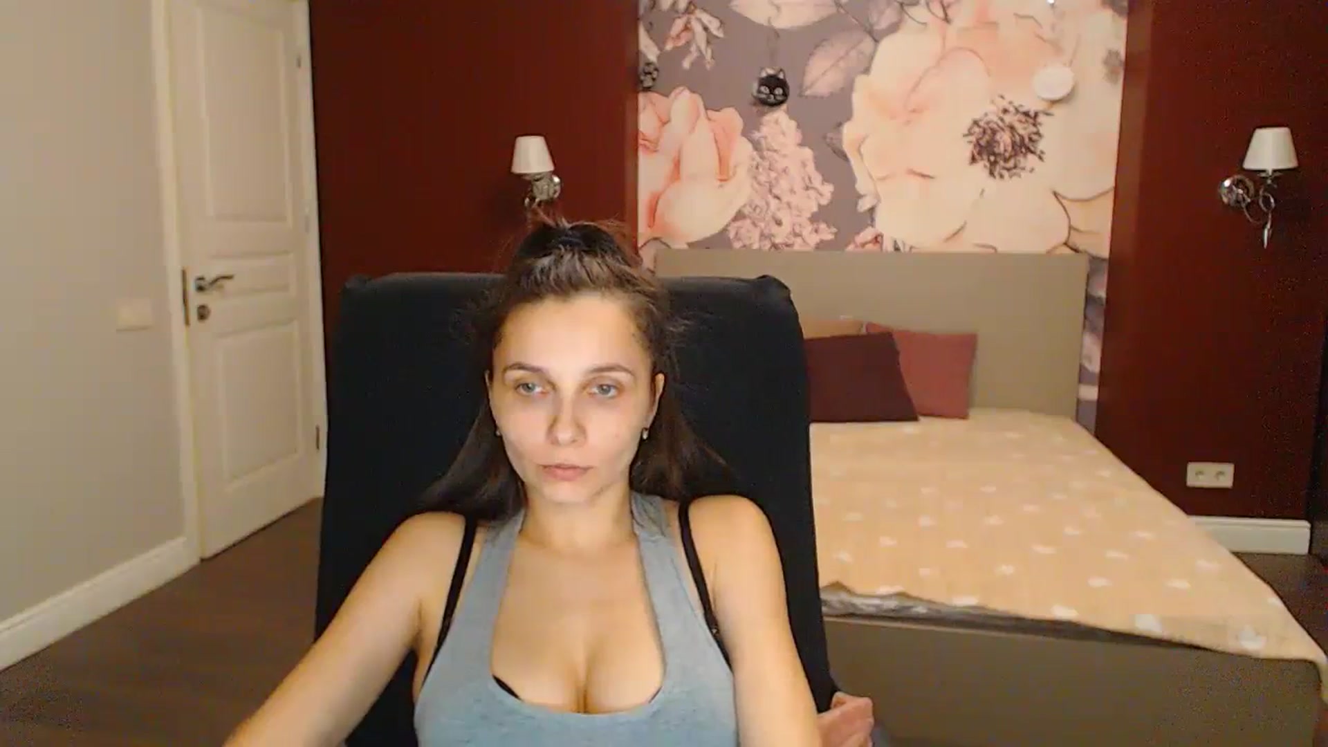 Gallery image thumbnail from Karina_Mils's myfreecams stream on, 03/16/2024, 21:03 image 17 of 20