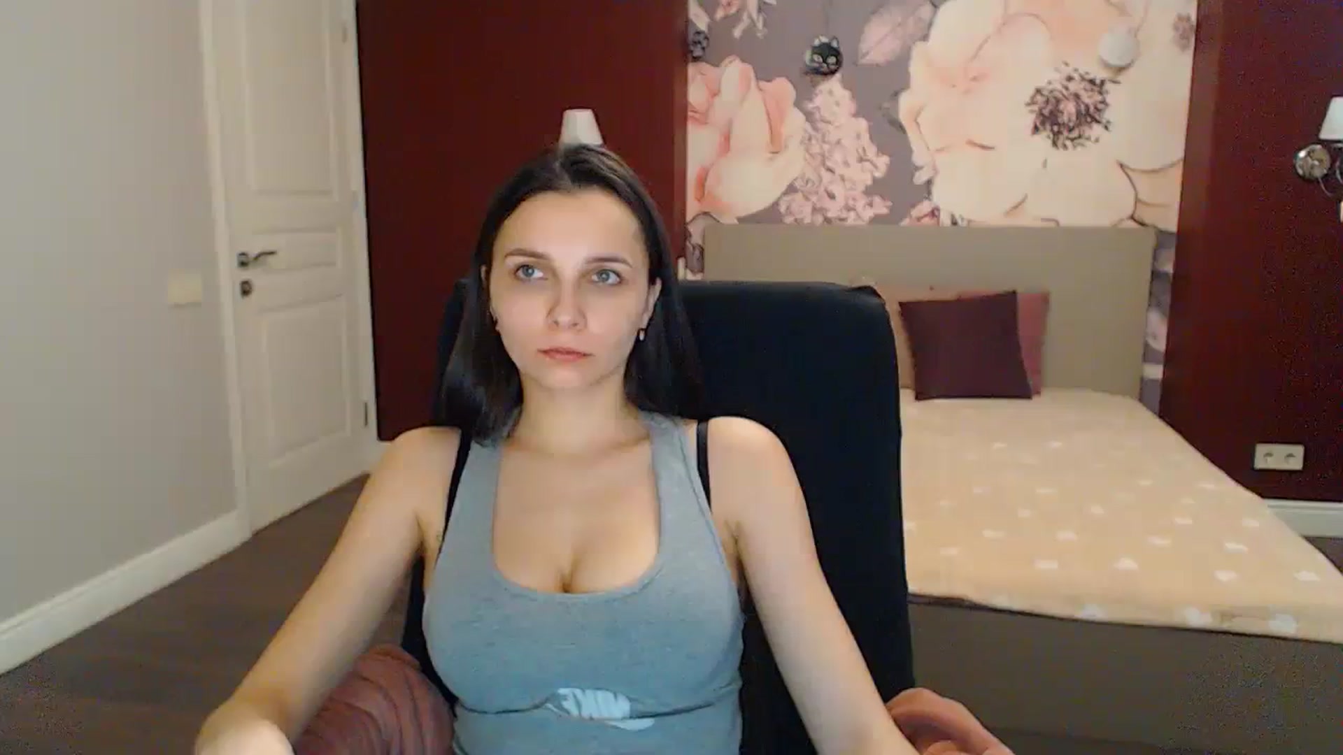 Gallery image thumbnail from Karina_Mils's myfreecams stream on, 03/23/2024, 15:43 image 13 of 20