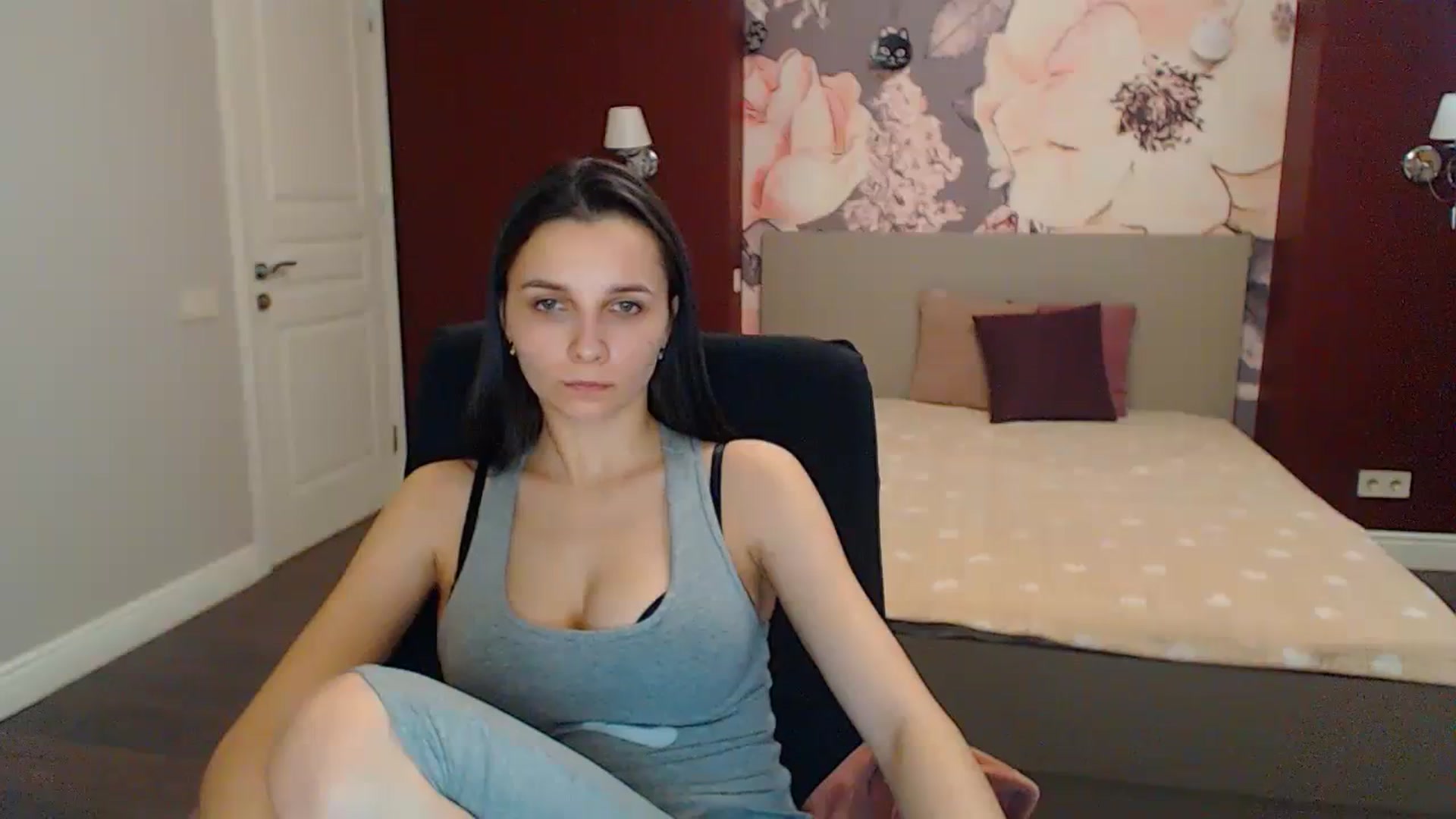 Gallery image thumbnail from Karina_Mils's myfreecams stream on, 03/23/2024, 15:43 image 9 of 20