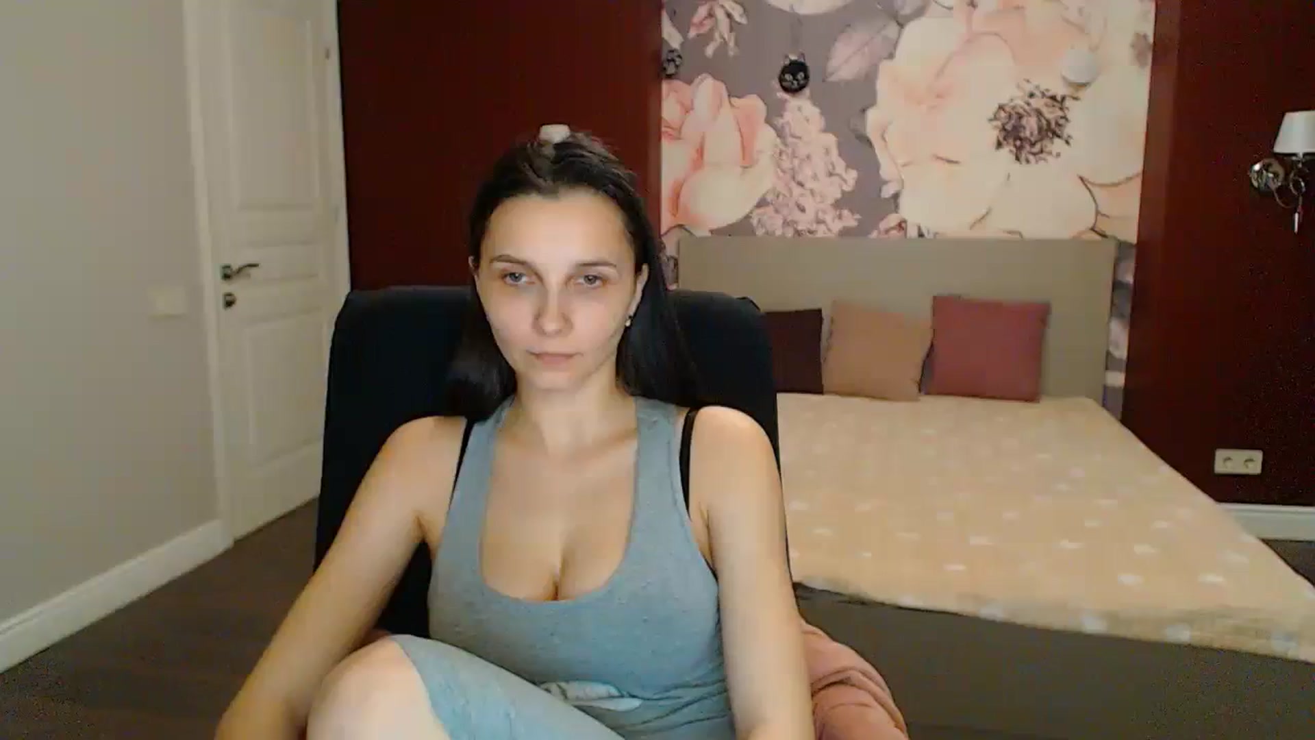 Gallery image thumbnail from Karina_Mils's myfreecams stream on, 03/24/2024, 20:15 image 1 of 20