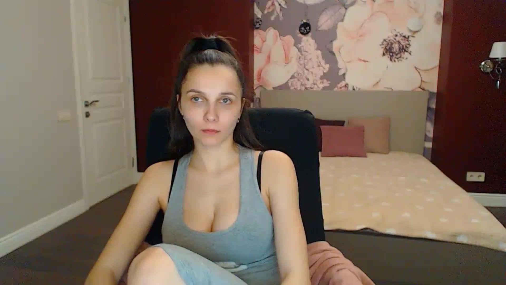 Gallery image thumbnail from Karina_Mils's myfreecams stream on, 03/29/2024, 16:24 image 9 of 20