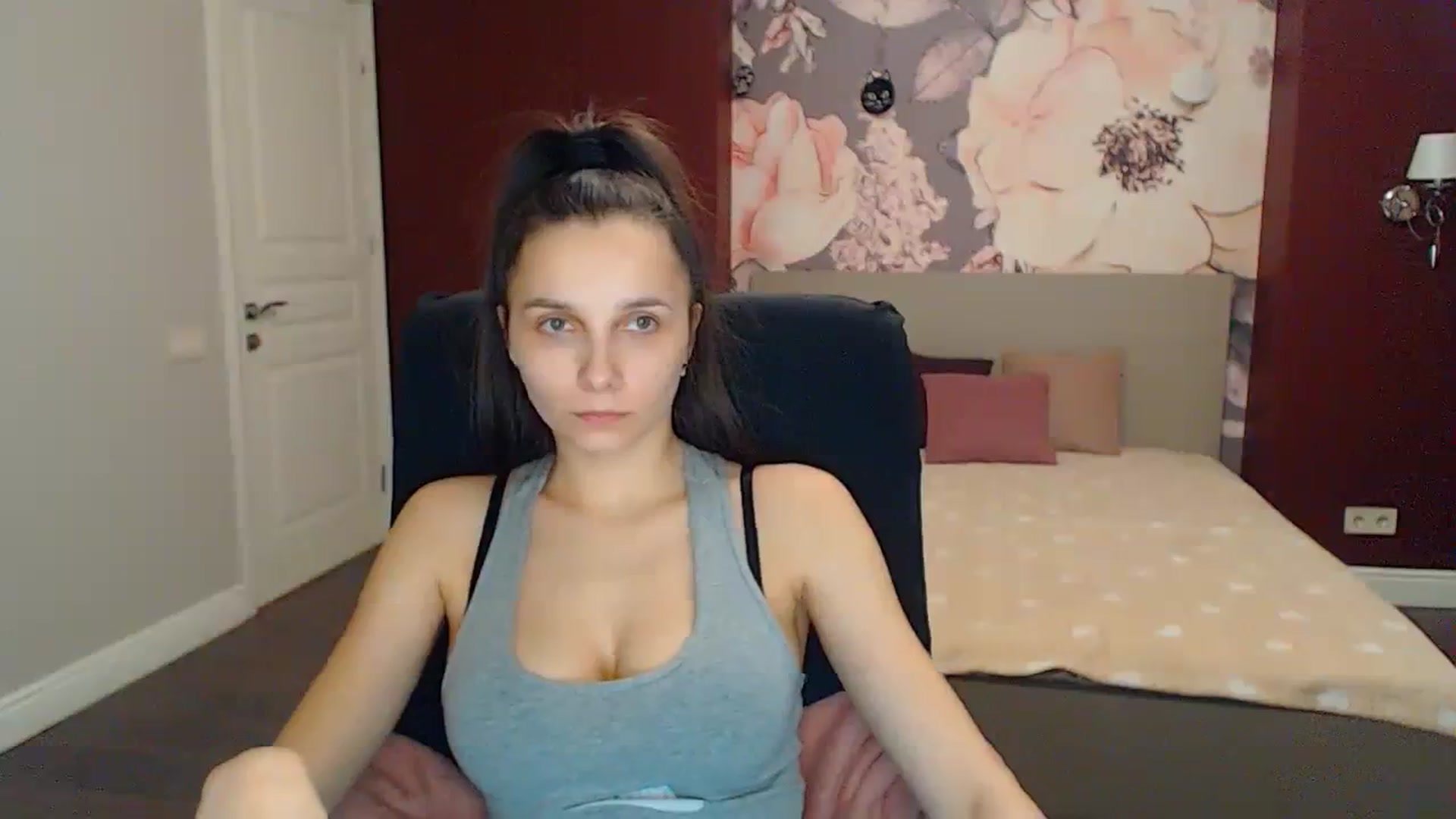 Gallery image thumbnail from Karina_Mils's myfreecams stream on, 03/29/2024, 16:24 image 2 of 20