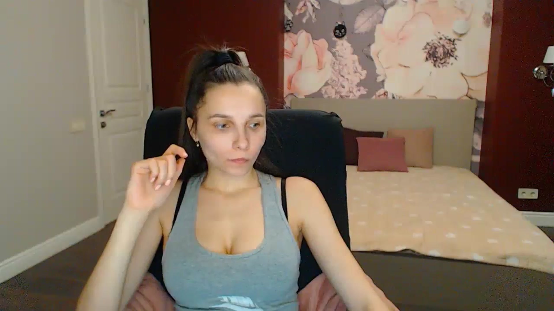 Gallery image thumbnail from Karina_Mils's myfreecams stream on, 03/29/2024, 16:24 image 17 of 20