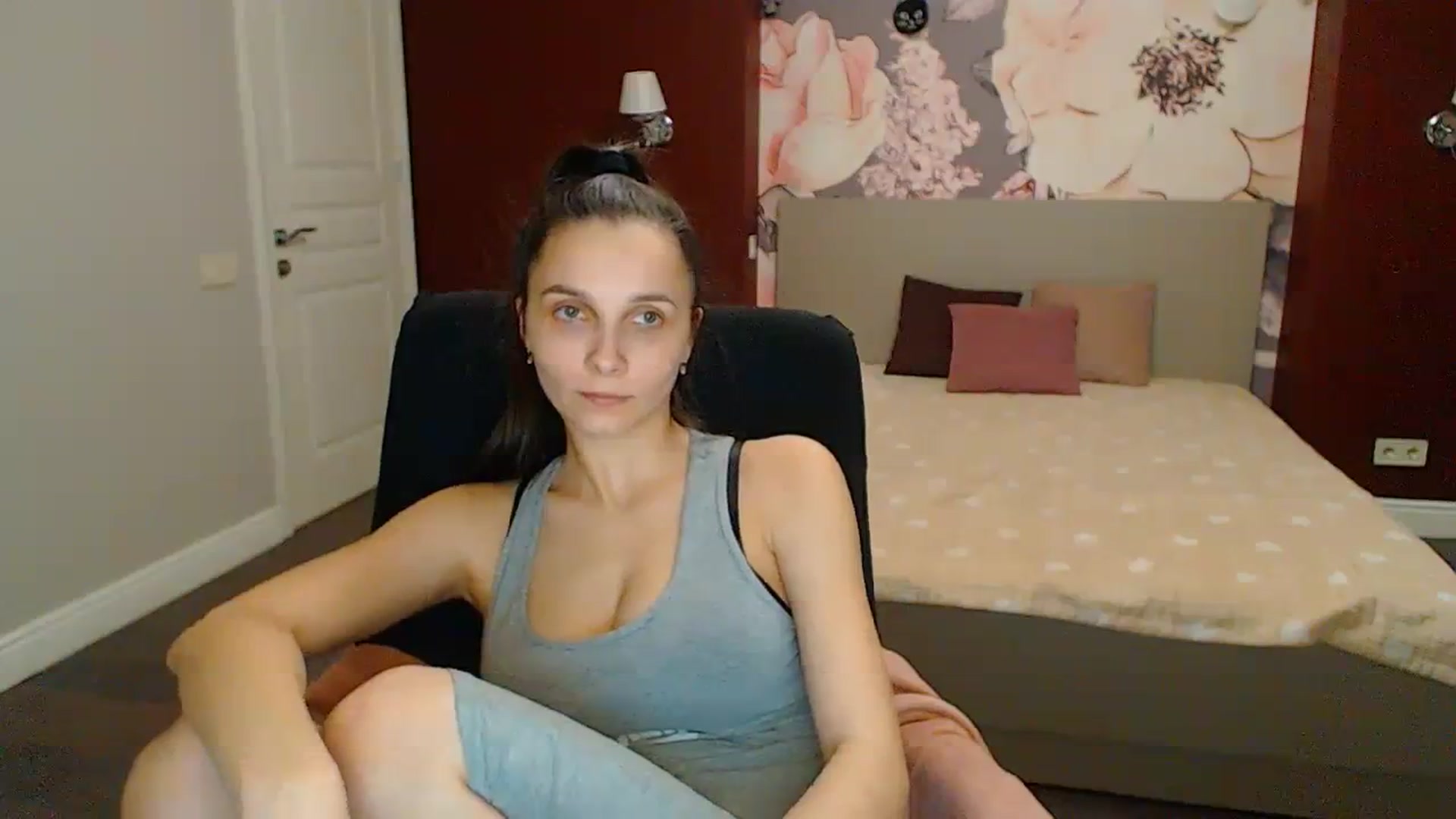 Gallery image thumbnail from Karina_Mils's myfreecams stream on, 03/29/2024, 20:22 image 7 of 20
