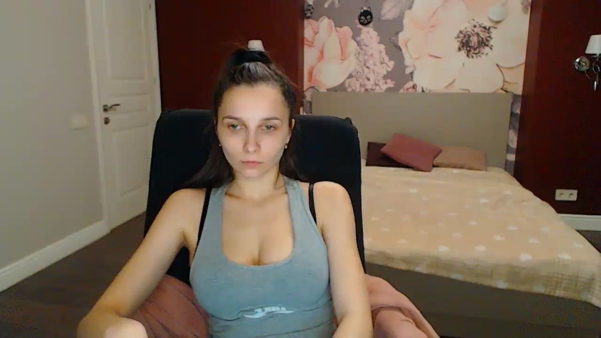 Gallery image thumbnail from Karina_Mils's myfreecams stream on, 03/30/2024, 17:07 image 12 of 20