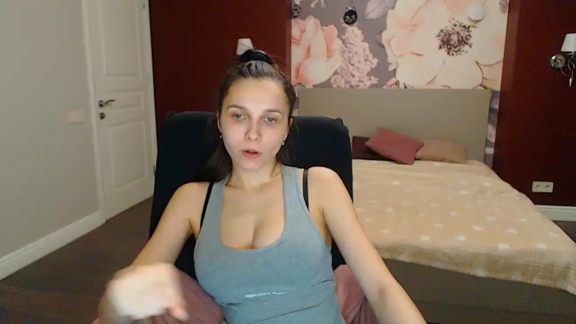 Gallery image thumbnail from Karina_Mils's myfreecams stream on, 03/30/2024, 17:07 image 1 of 20