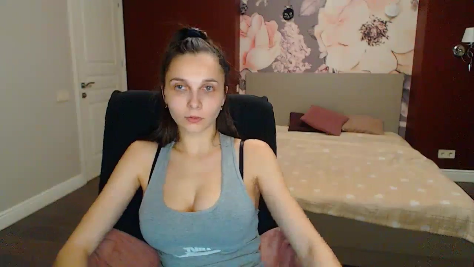 Gallery image thumbnail from Karina_Mils's myfreecams stream on, 03/30/2024, 17:07 image 20 of 20