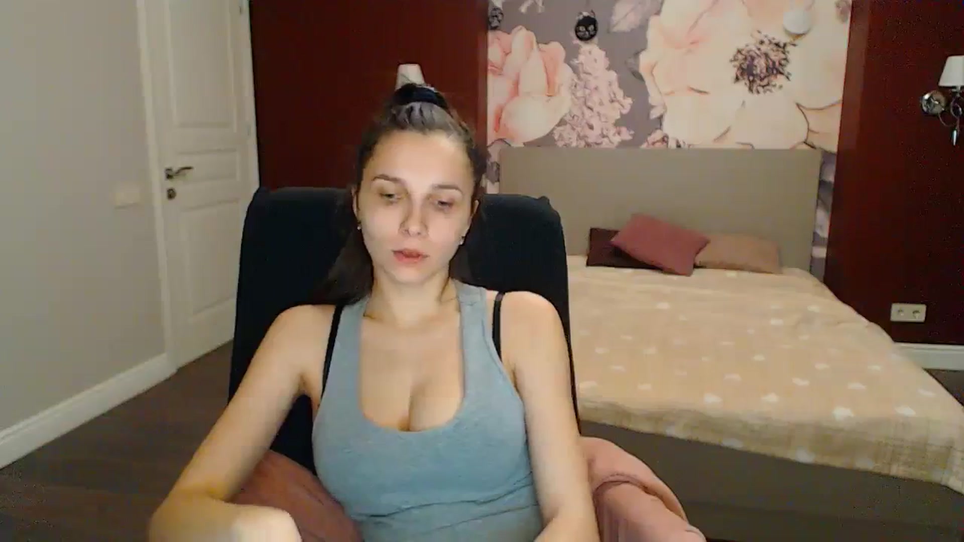 Gallery image thumbnail from Karina_Mils's myfreecams stream on, 03/30/2024, 17:07 image 5 of 20