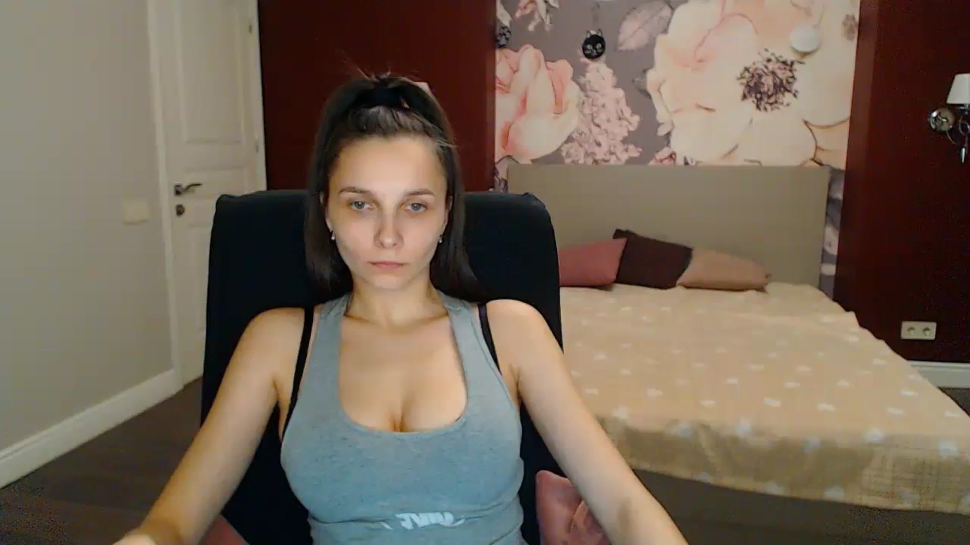 Gallery image thumbnail from Karina_Mils's myfreecams stream on, 03/31/2024, 17:50 image 20 of 20