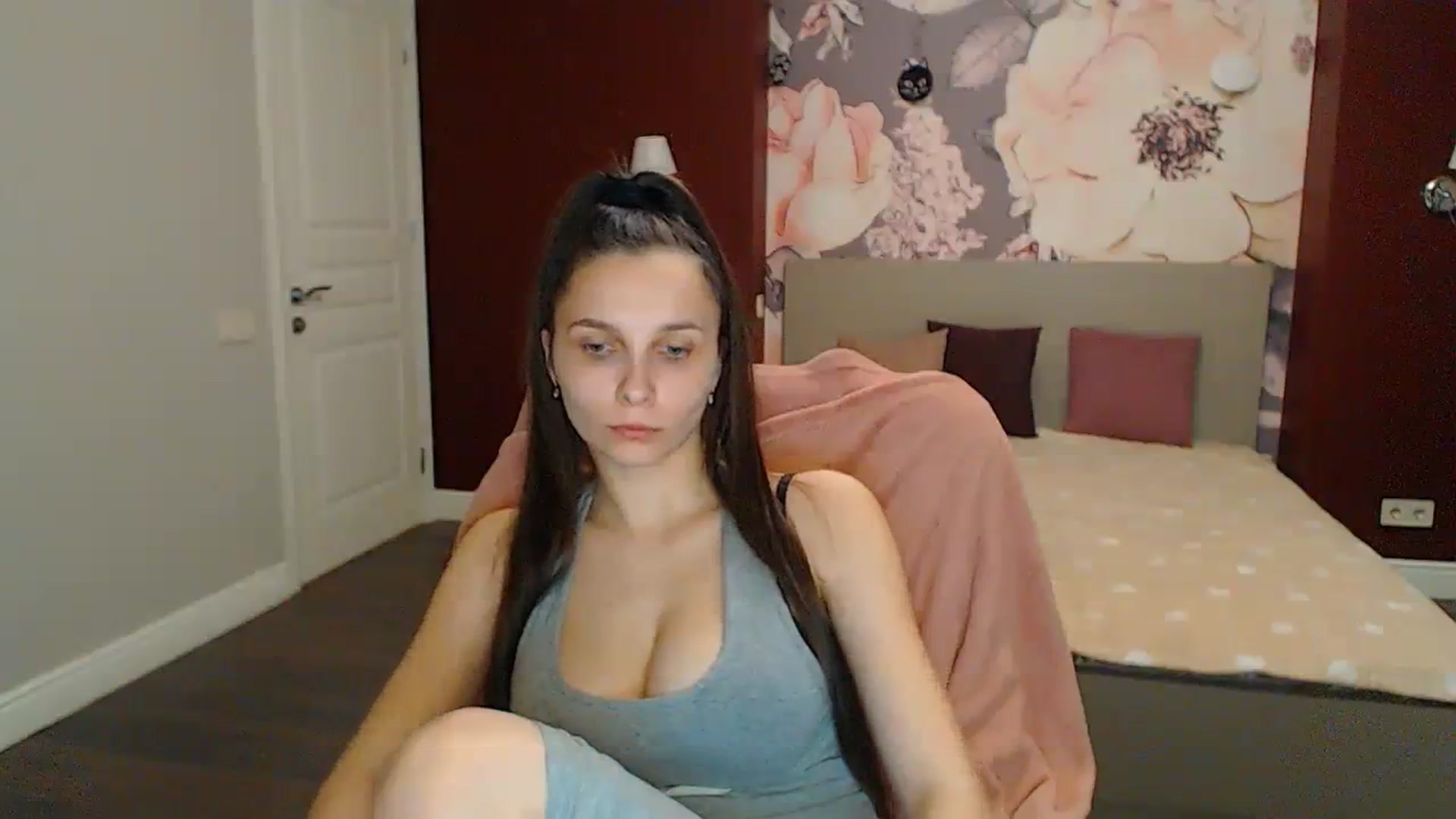 Gallery image thumbnail from Karina_Mils's myfreecams stream on, 04/05/2024, 16:26 image 19 of 20