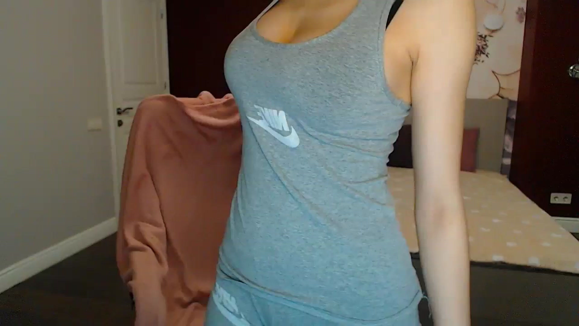 Gallery image thumbnail from Karina_Mils's myfreecams stream on, 04/05/2024, 16:26 image 1 of 20
