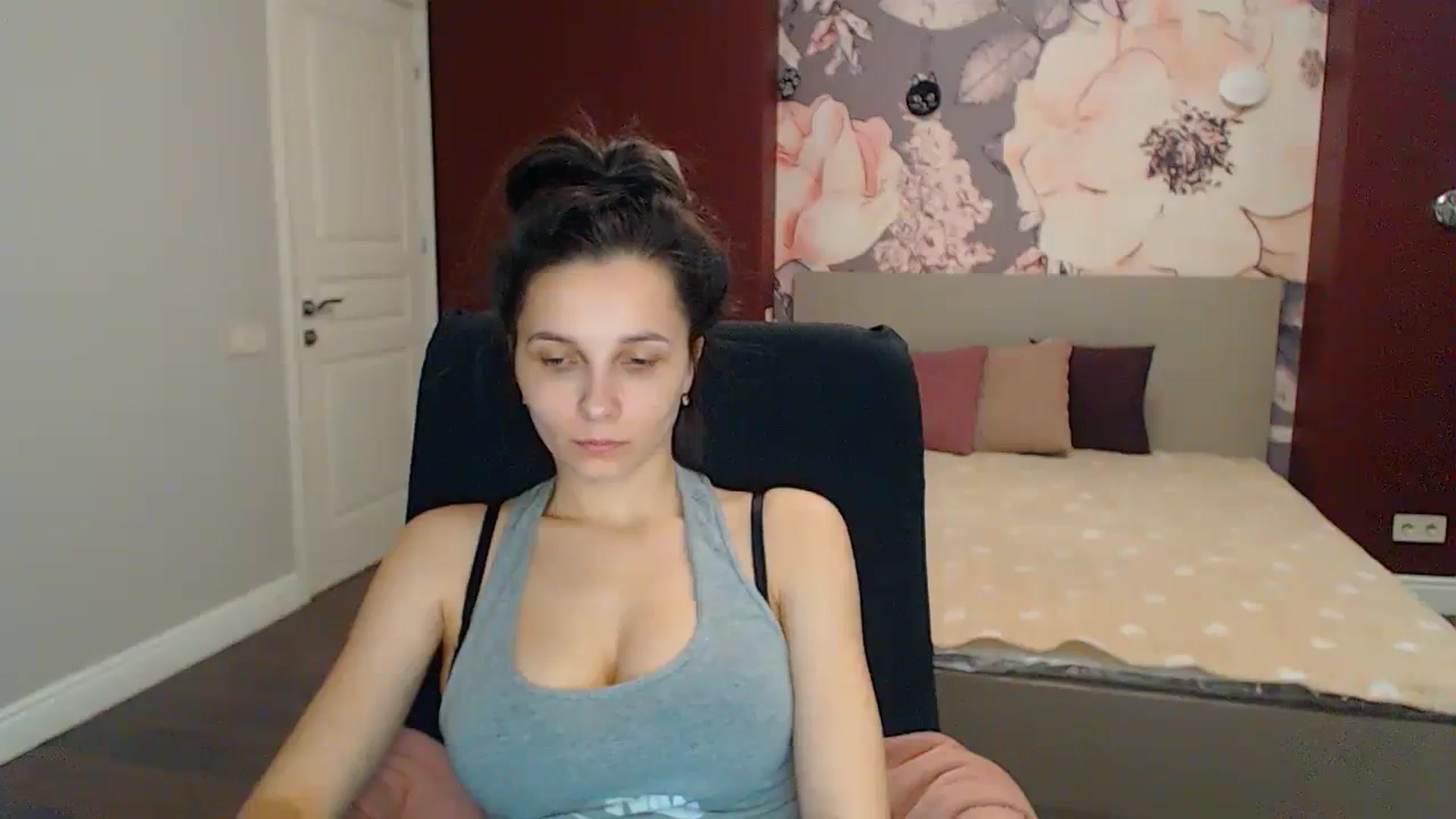 Gallery image thumbnail from Karina_Mils's myfreecams stream on, 04/07/2024, 15:40 image 20 of 20