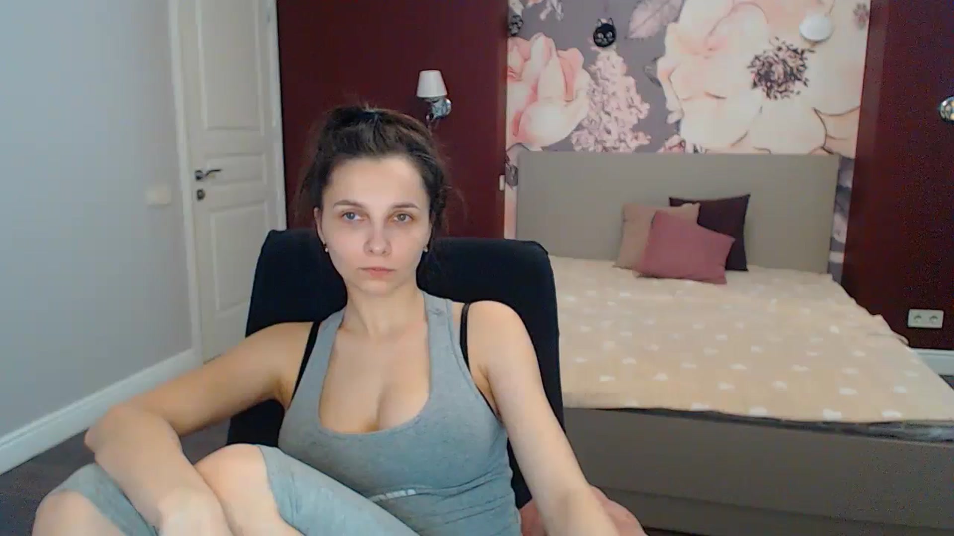 Gallery image thumbnail from Karina_Mils's myfreecams stream on, 04/08/2024, 10:39 image 20 of 20
