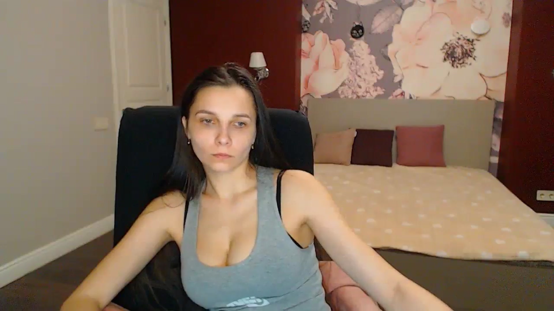 Gallery image thumbnail from Karina_Mils's myfreecams stream on, 04/12/2024, 16:44 image 8 of 20