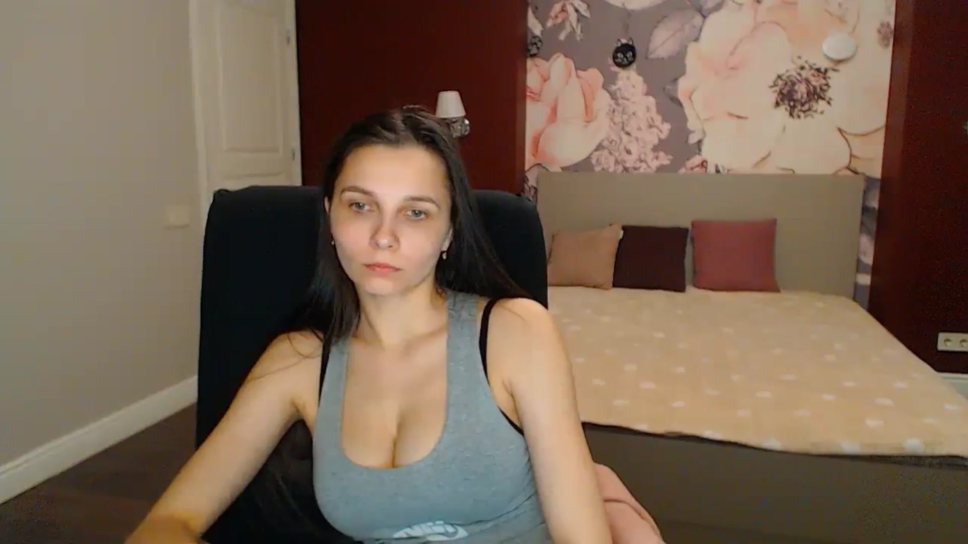 Gallery image thumbnail from Karina_Mils's myfreecams stream on, 04/12/2024, 16:44 image 6 of 20