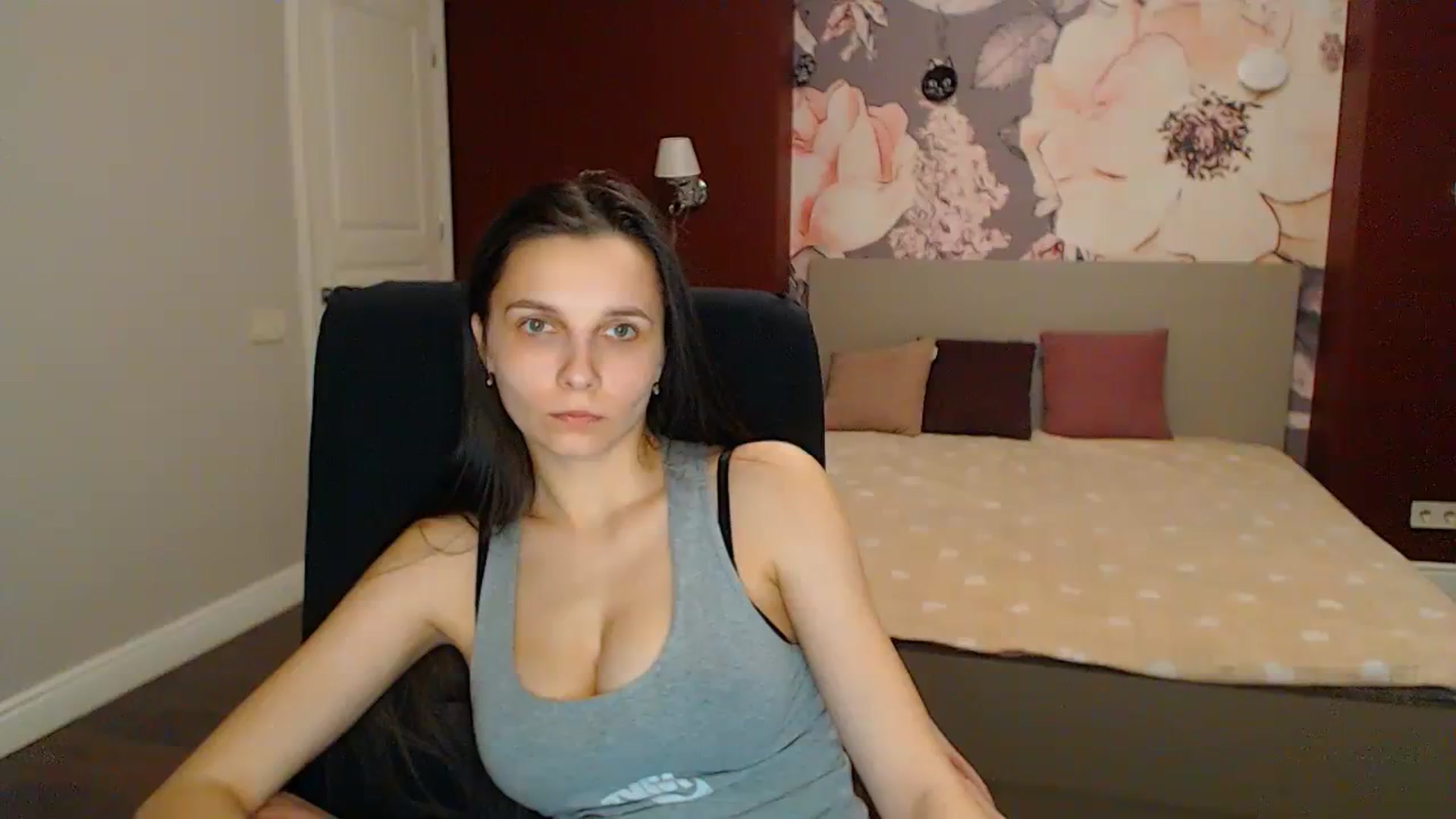 Gallery image thumbnail from Karina_Mils's myfreecams stream on, 04/12/2024, 16:44 image 7 of 20