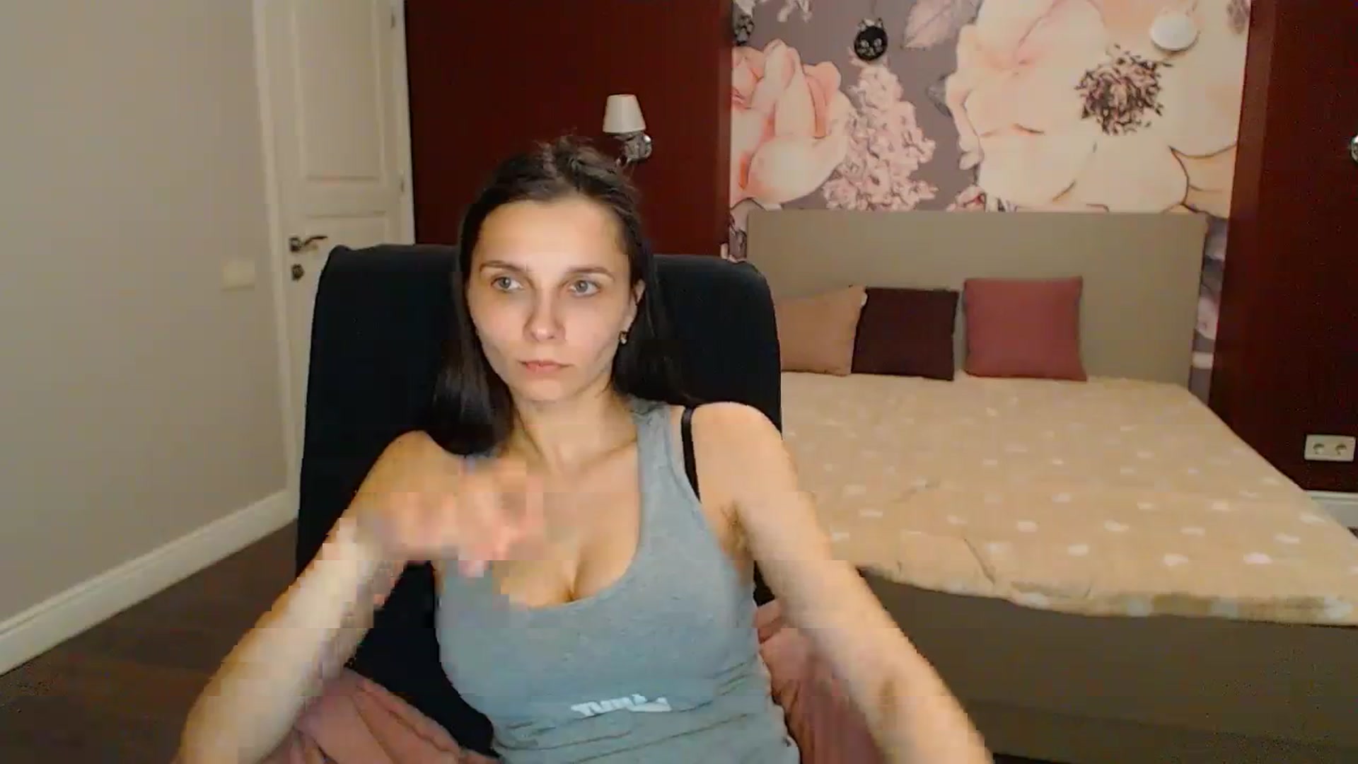 Gallery image thumbnail from Karina_Mils's myfreecams stream on, 04/12/2024, 20:24 image 14 of 20