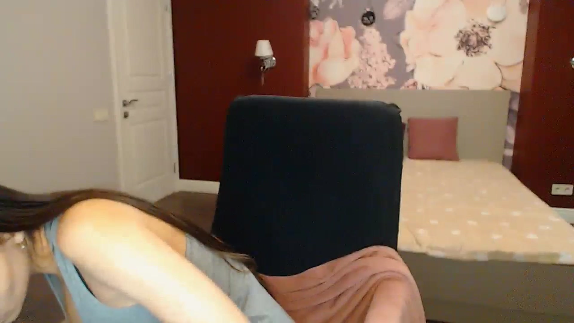 Gallery image thumbnail from Karina_Mils's myfreecams stream on, 04/12/2024, 20:24 image 2 of 20