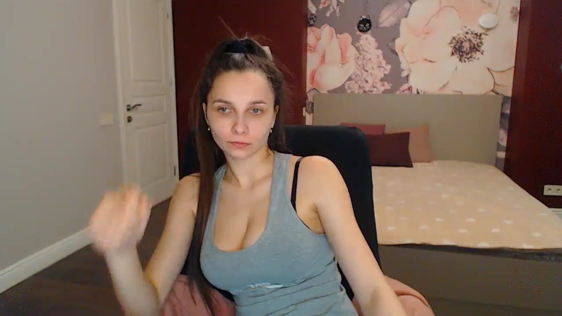 Gallery image thumbnail from Karina_Mils's myfreecams stream on, 04/14/2024, 15:14 image 17 of 20