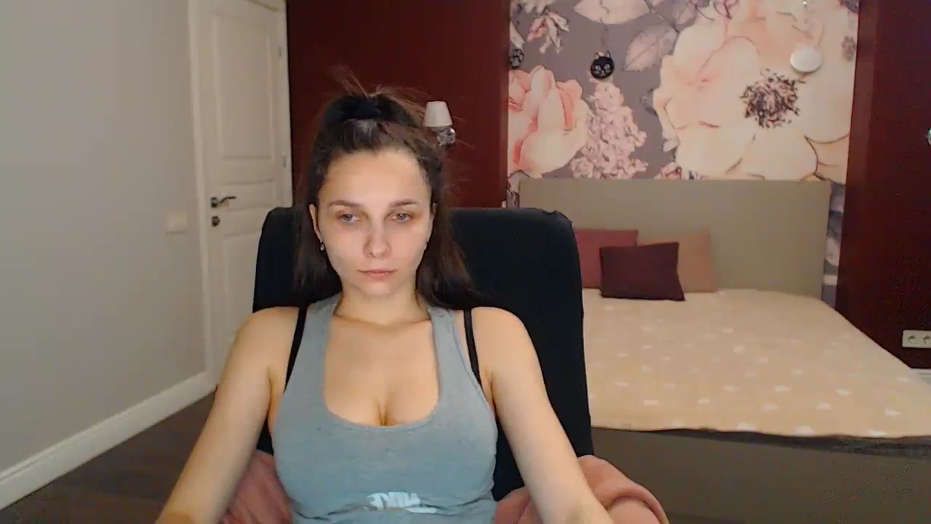 Gallery image thumbnail from Karina_Mils's myfreecams stream on, 04/14/2024, 15:14 image 8 of 20
