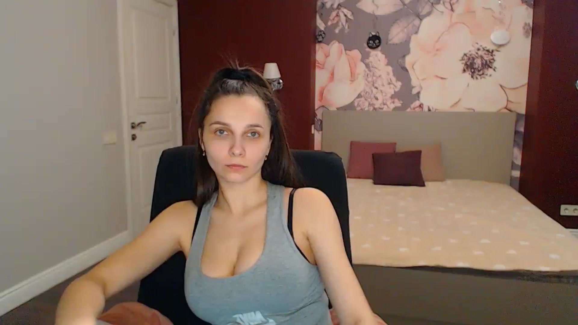 Gallery image thumbnail from Karina_Mils's myfreecams stream on, 04/14/2024, 15:14 image 1 of 20