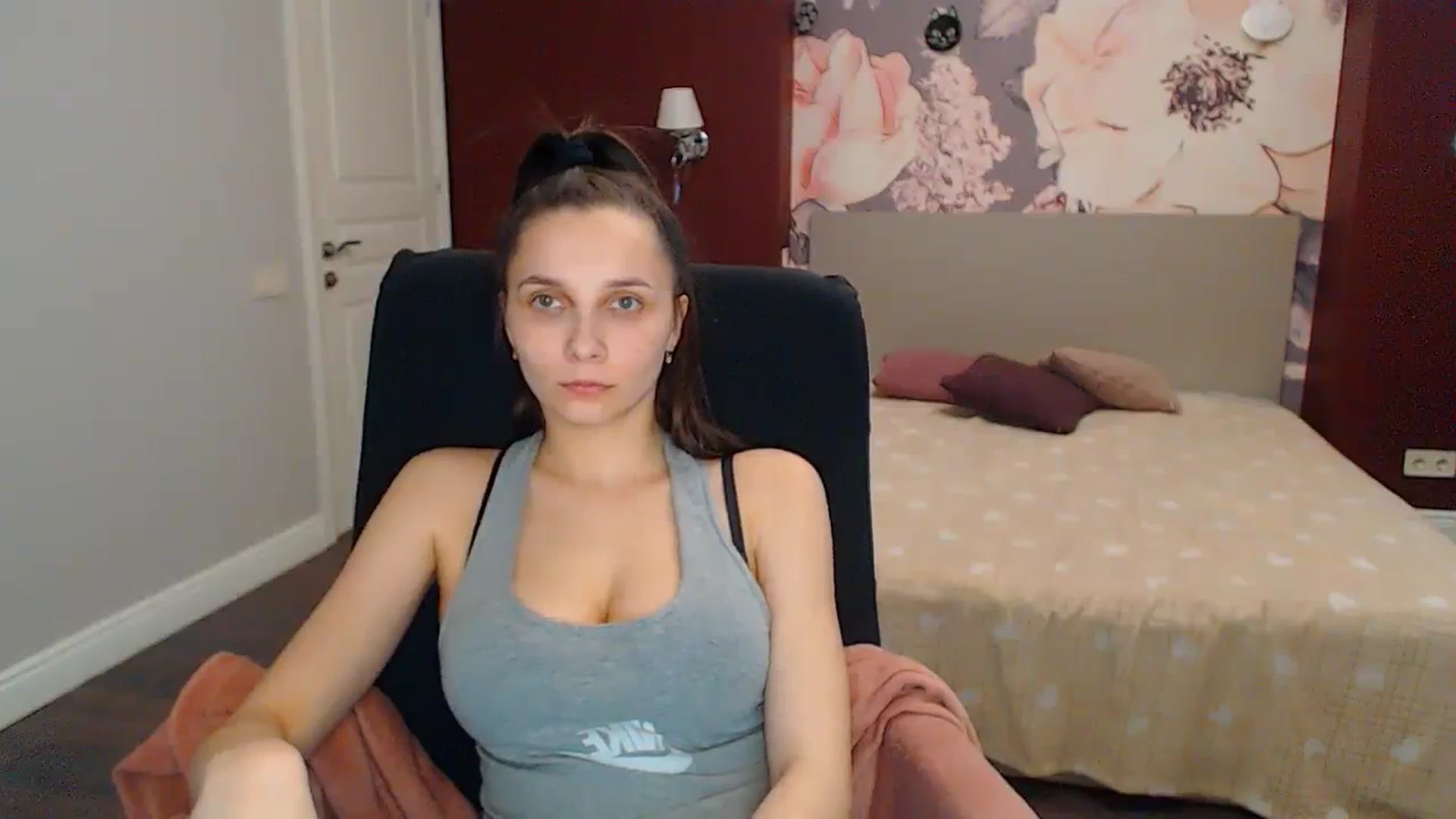 Gallery image thumbnail from Karina_Mils's myfreecams stream on, 04/15/2024, 09:16 image 10 of 20