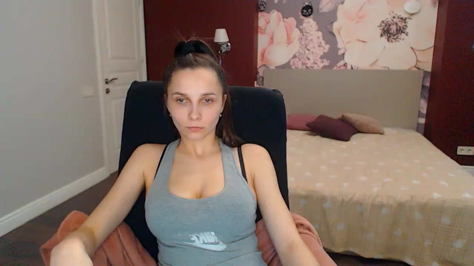 Gallery image thumbnail from Karina_Mils's myfreecams stream on, 04/15/2024, 09:16 image 9 of 20