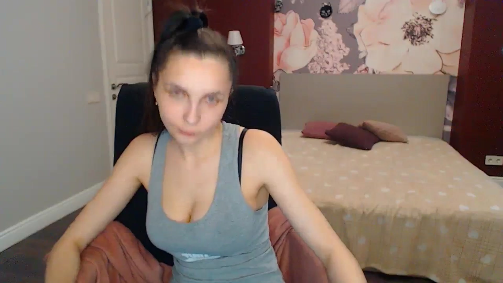 Gallery image thumbnail from Karina_Mils's myfreecams stream on, 04/15/2024, 09:16 image 7 of 20