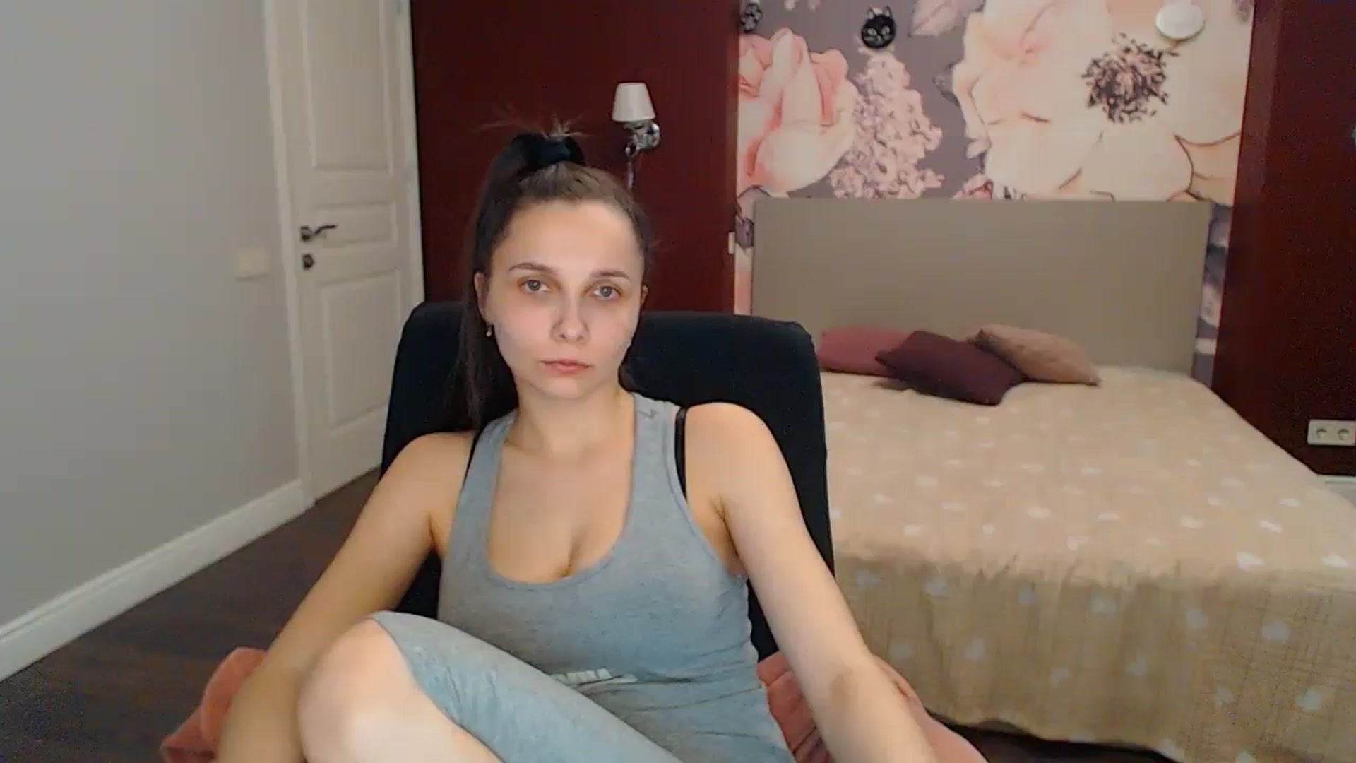 Gallery image thumbnail from Karina_Mils's myfreecams stream on, 04/15/2024, 09:16 image 1 of 20