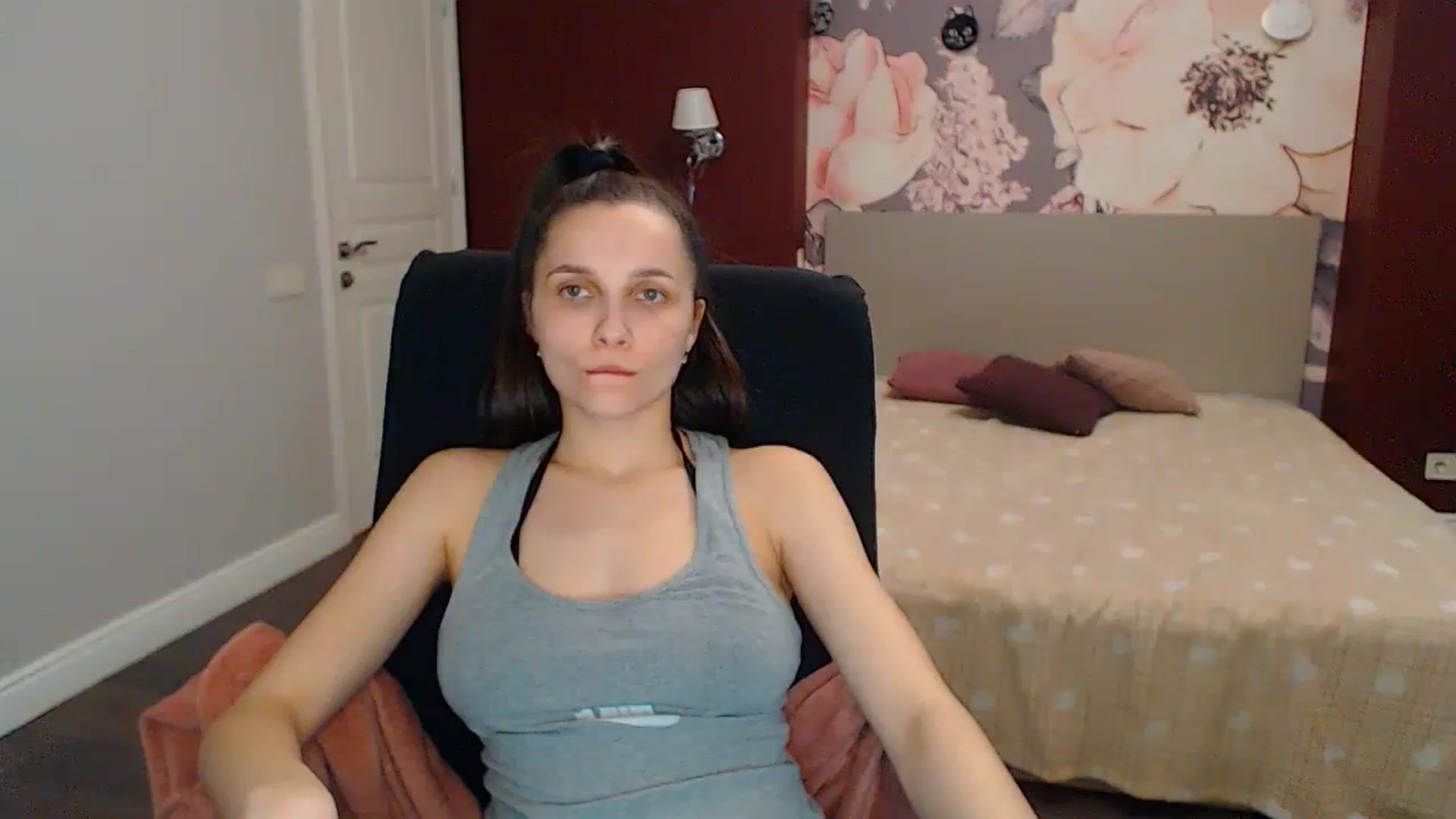 Gallery image thumbnail from Karina_Mils's myfreecams stream on, 04/15/2024, 09:16 image 18 of 20