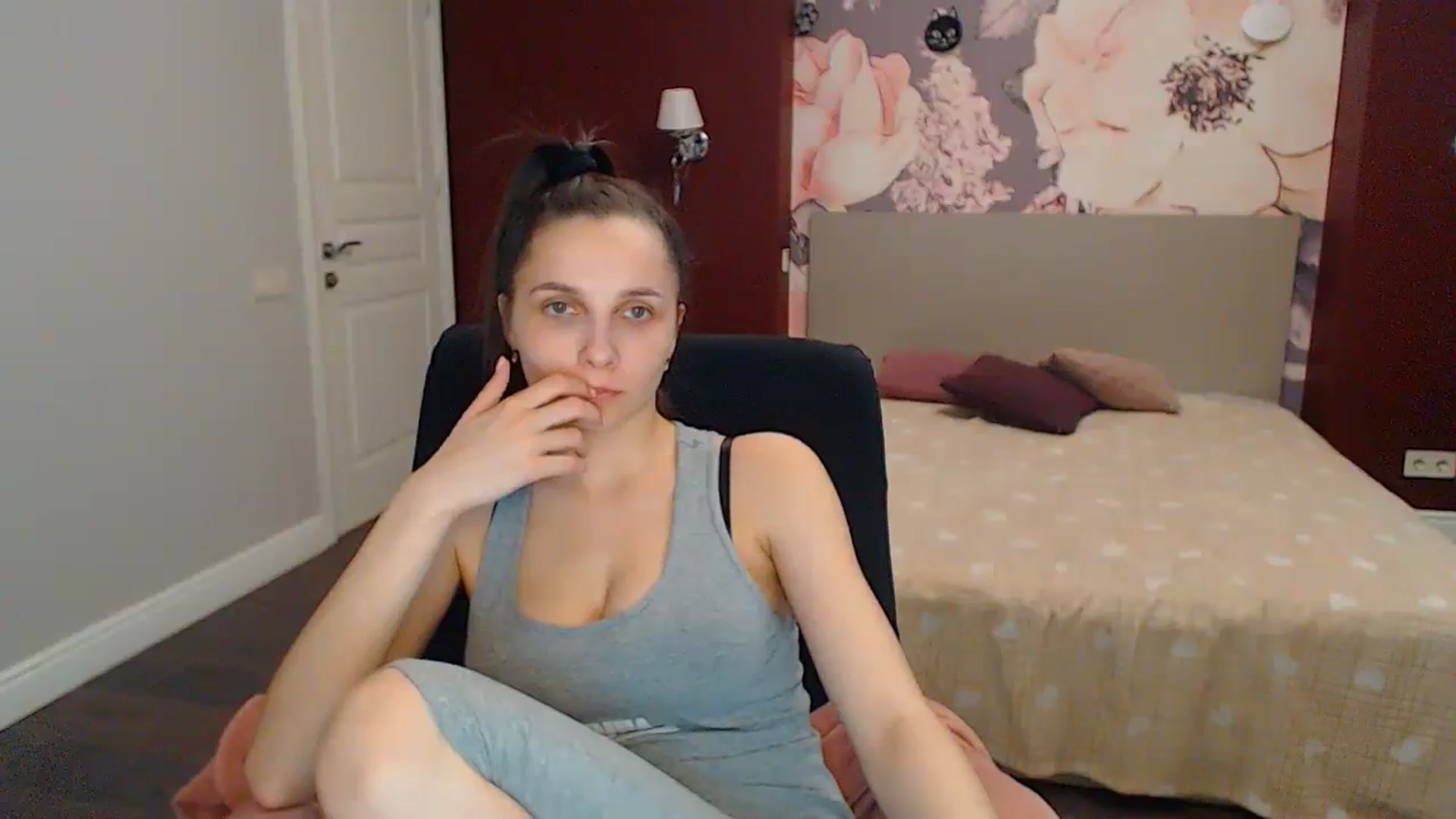 Gallery image thumbnail from Karina_Mils's myfreecams stream on, 04/15/2024, 09:16 image 2 of 20