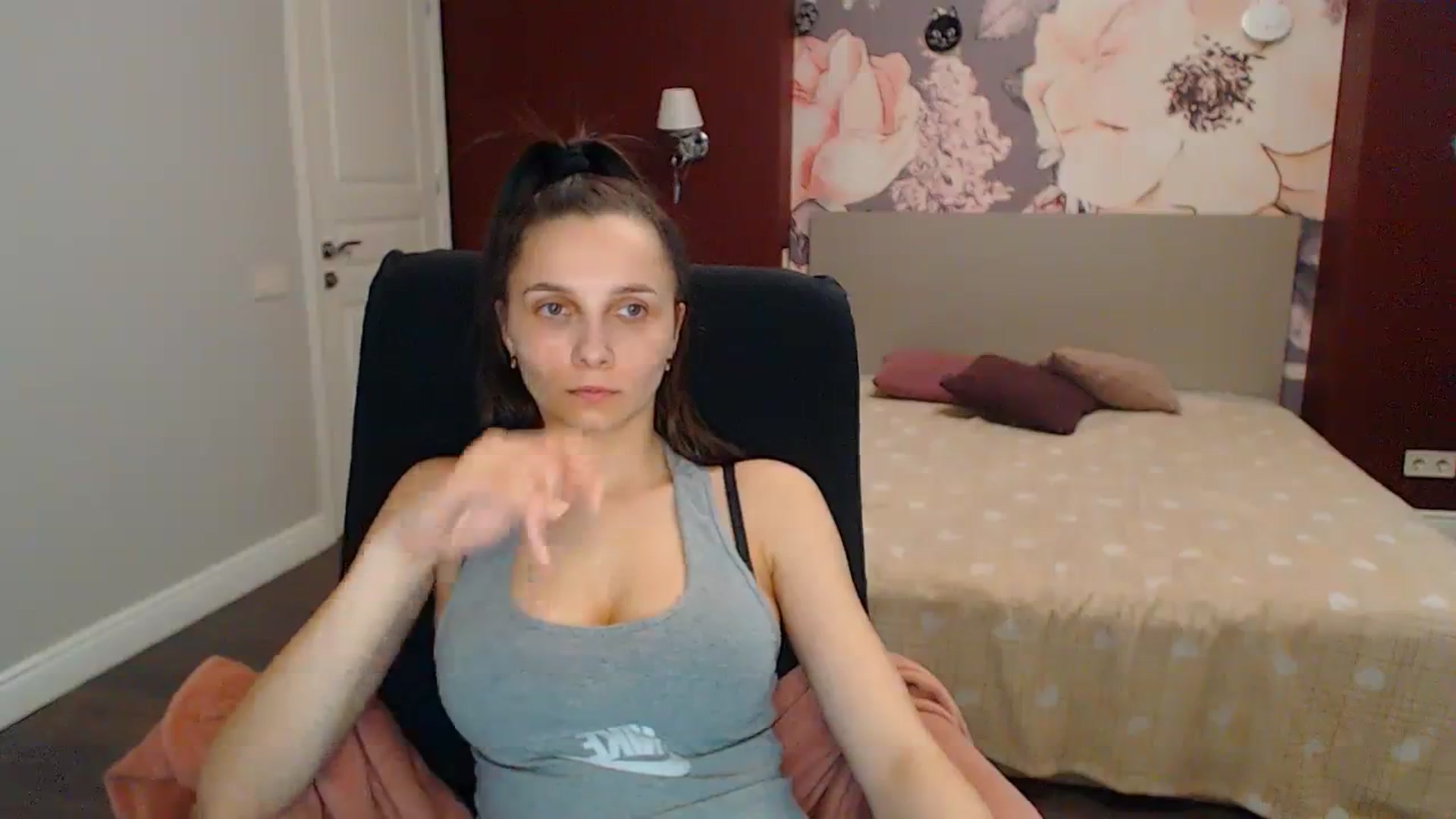 Gallery image thumbnail from Karina_Mils's myfreecams stream on, 04/15/2024, 09:16 image 13 of 20