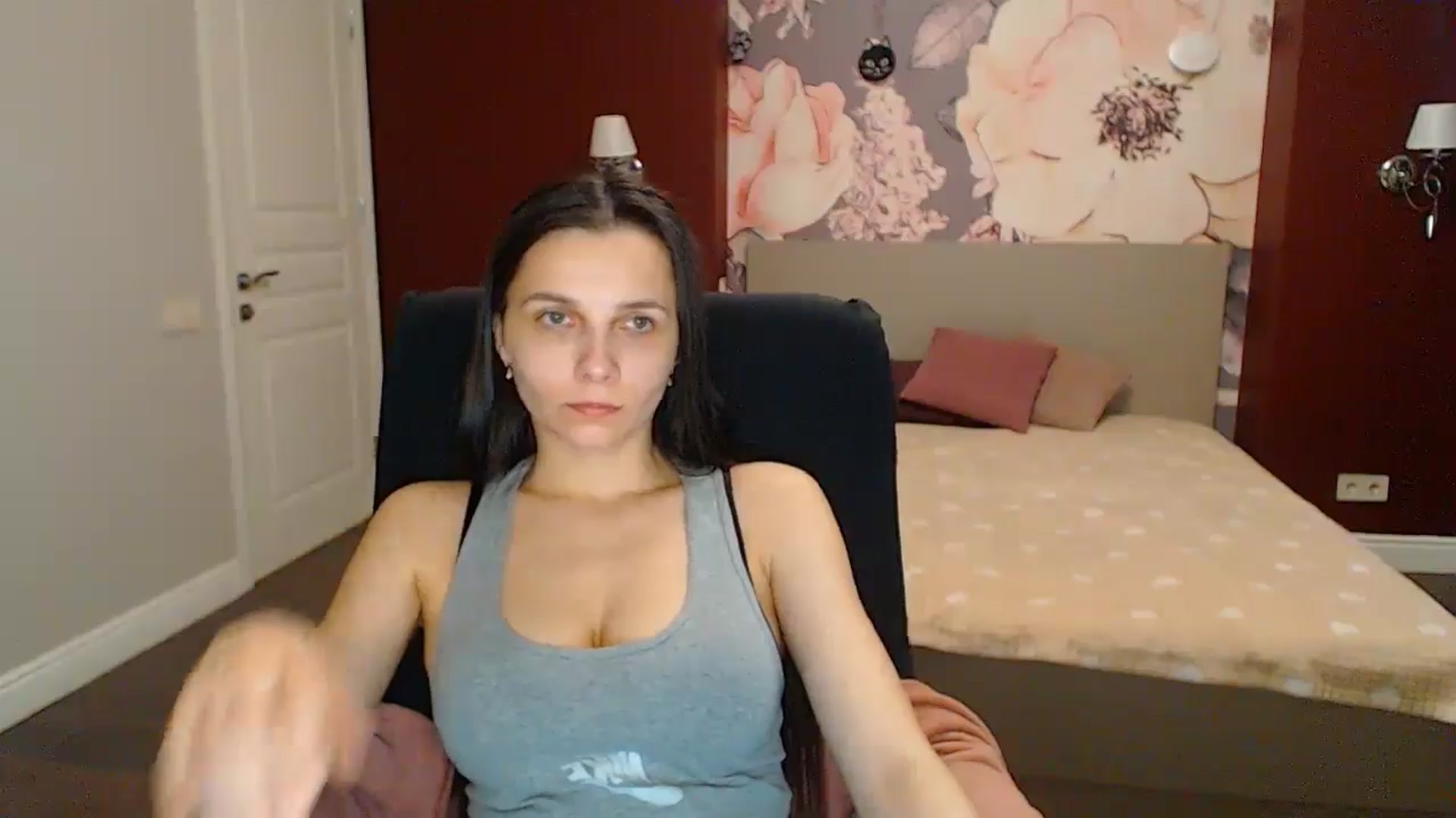 Gallery image thumbnail from Karina_Mils's myfreecams stream on, 04/19/2024, 14:54 image 6 of 20